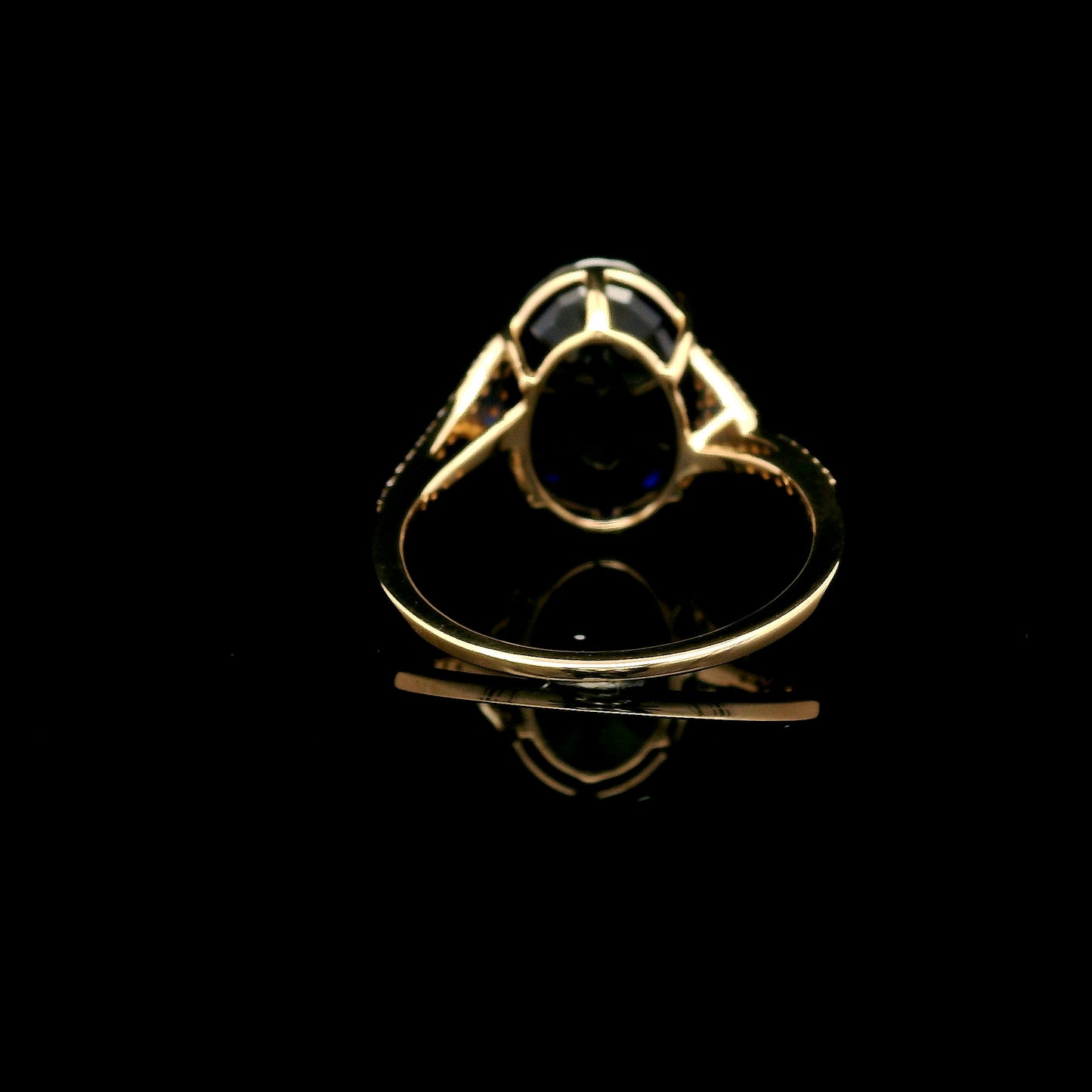 7.53 Ct Oval Mixed Cut Lab Grown Sapphire 14K Gold Ring