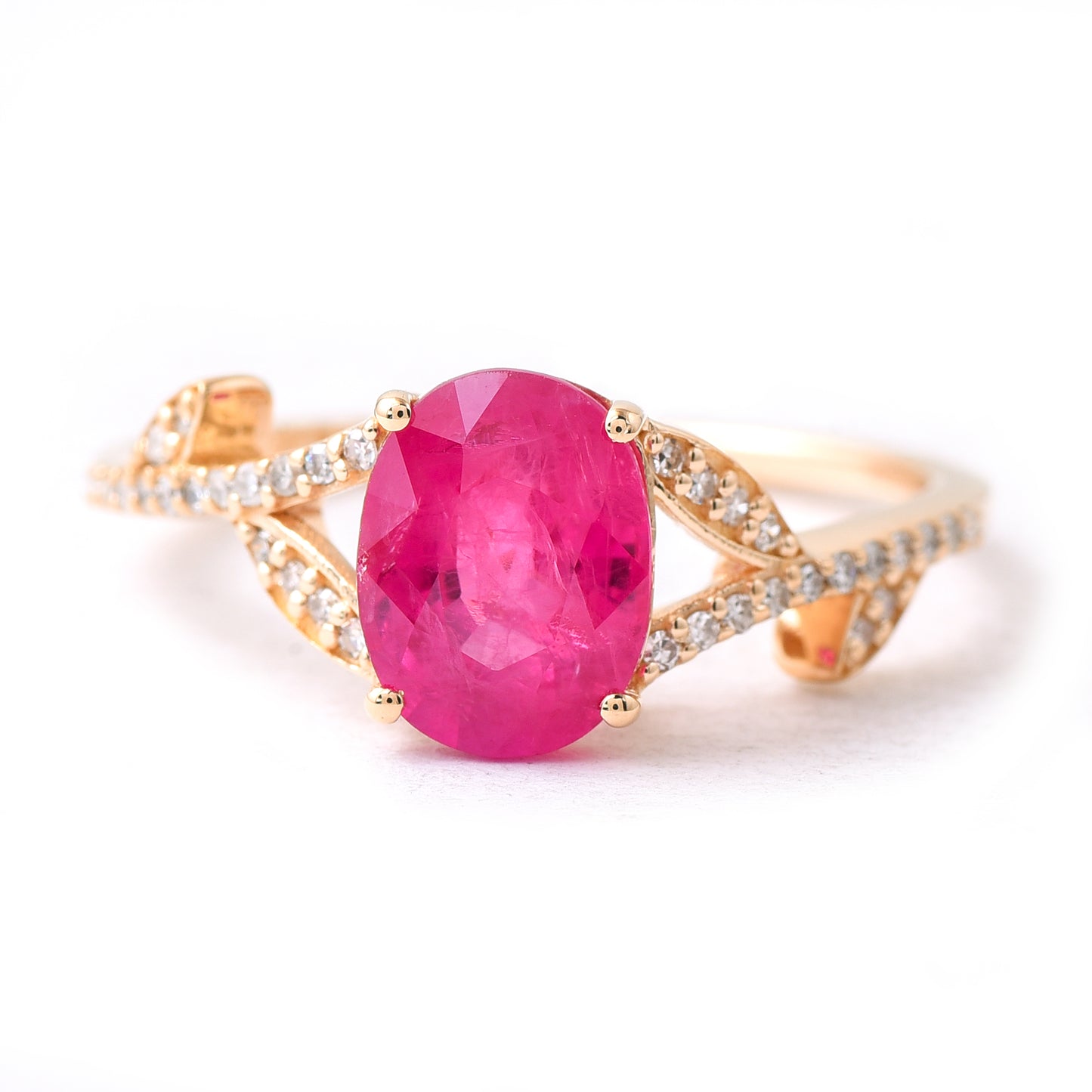 2.26 Ct Oval Ruby 14K Gold Ring