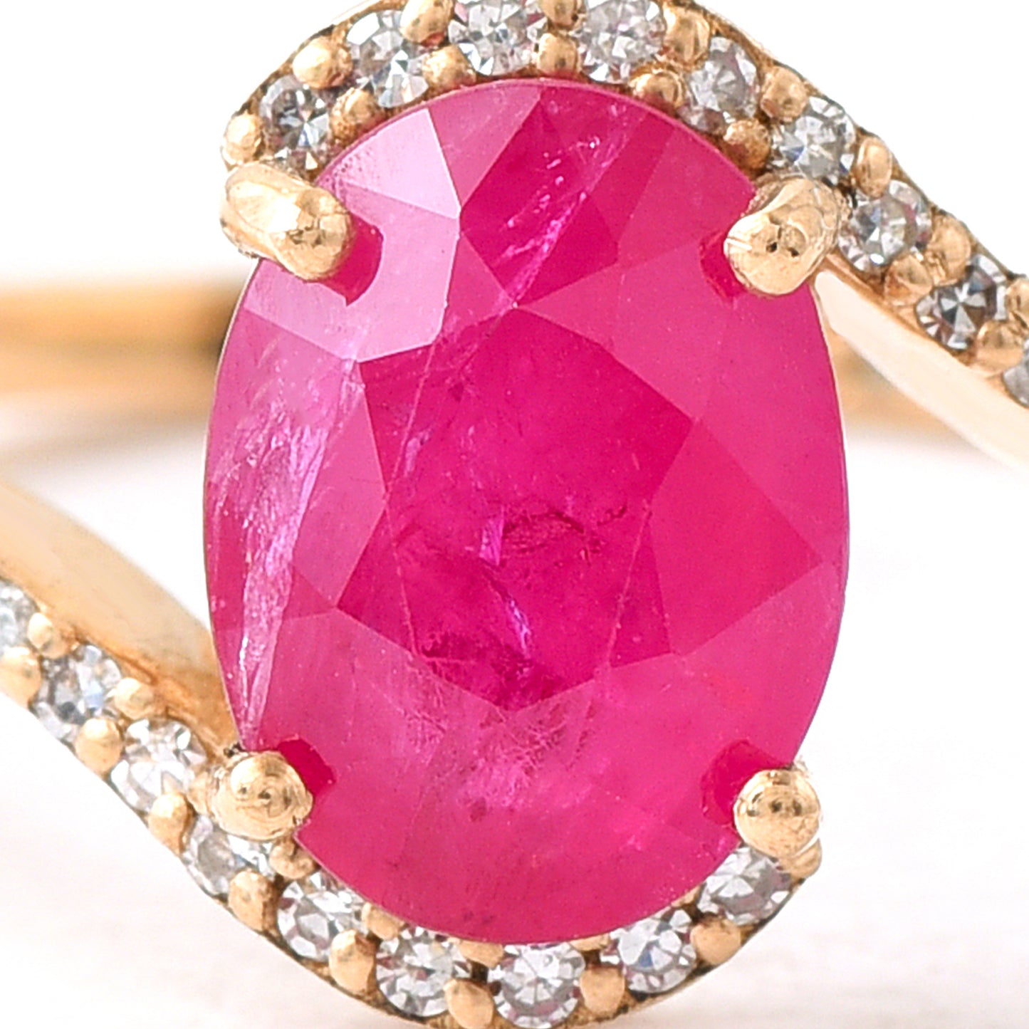 1.52 Ct Oval Ruby 14K Gold Ring