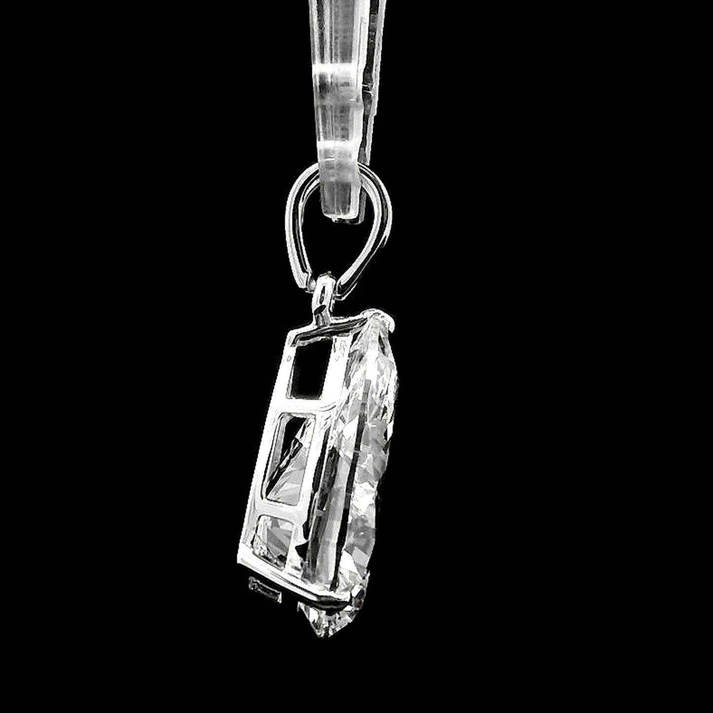 4.43 Carats Lab Grown Diamond 14K Gold Pendant