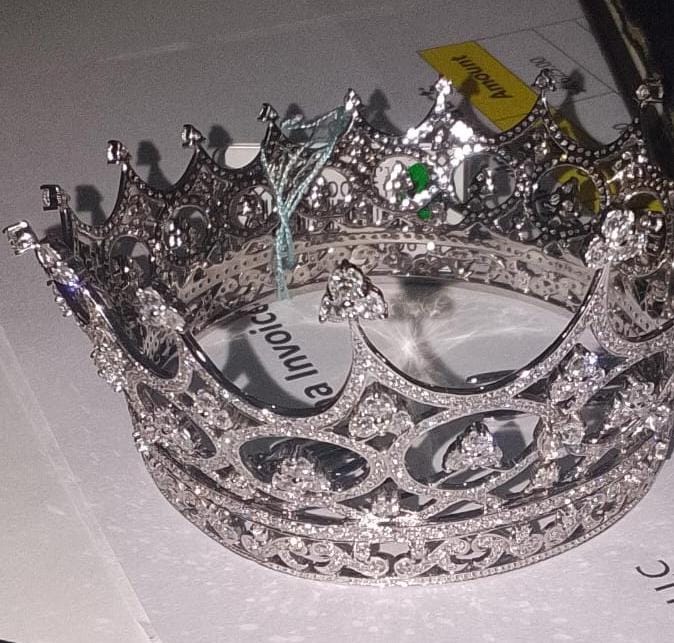 CROWN - 66.92 GRAMS