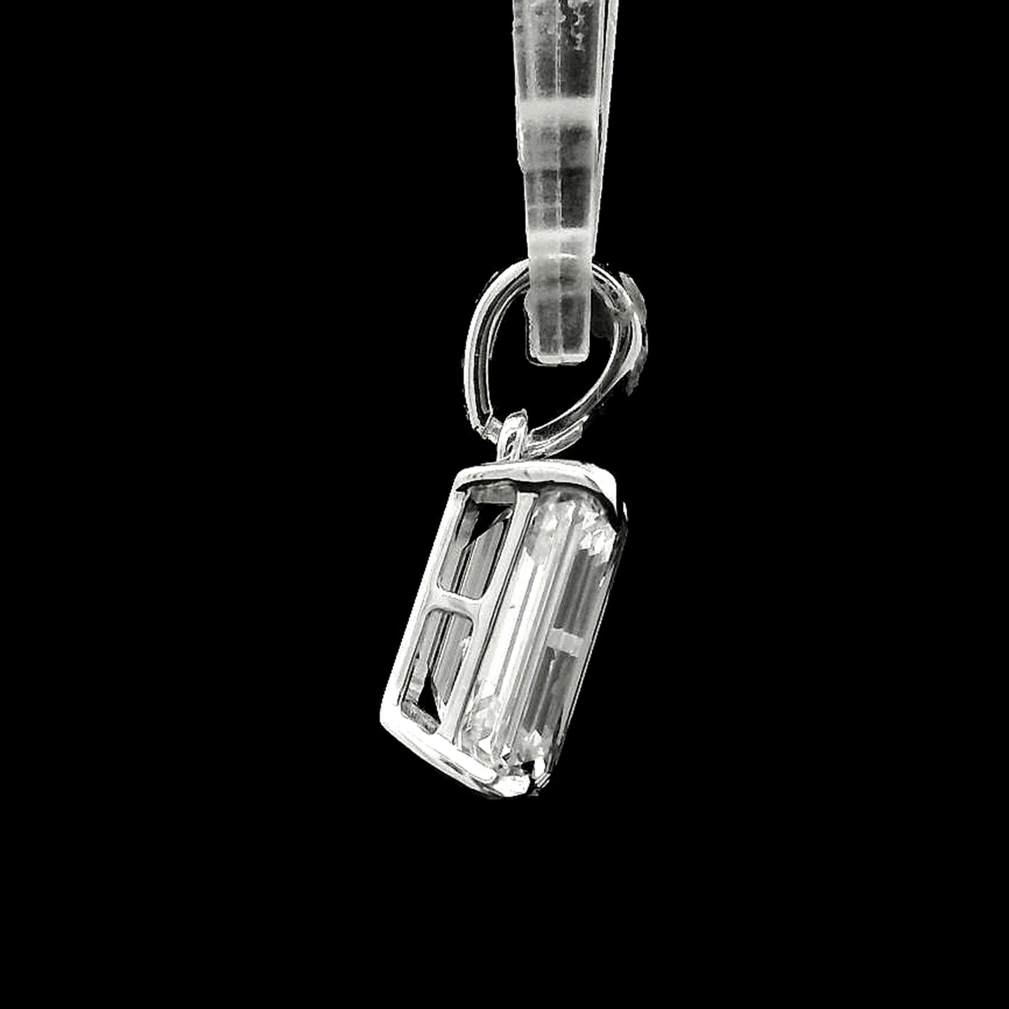 2.72 Carats Lab Grown Diamond 14K Gold Pendant