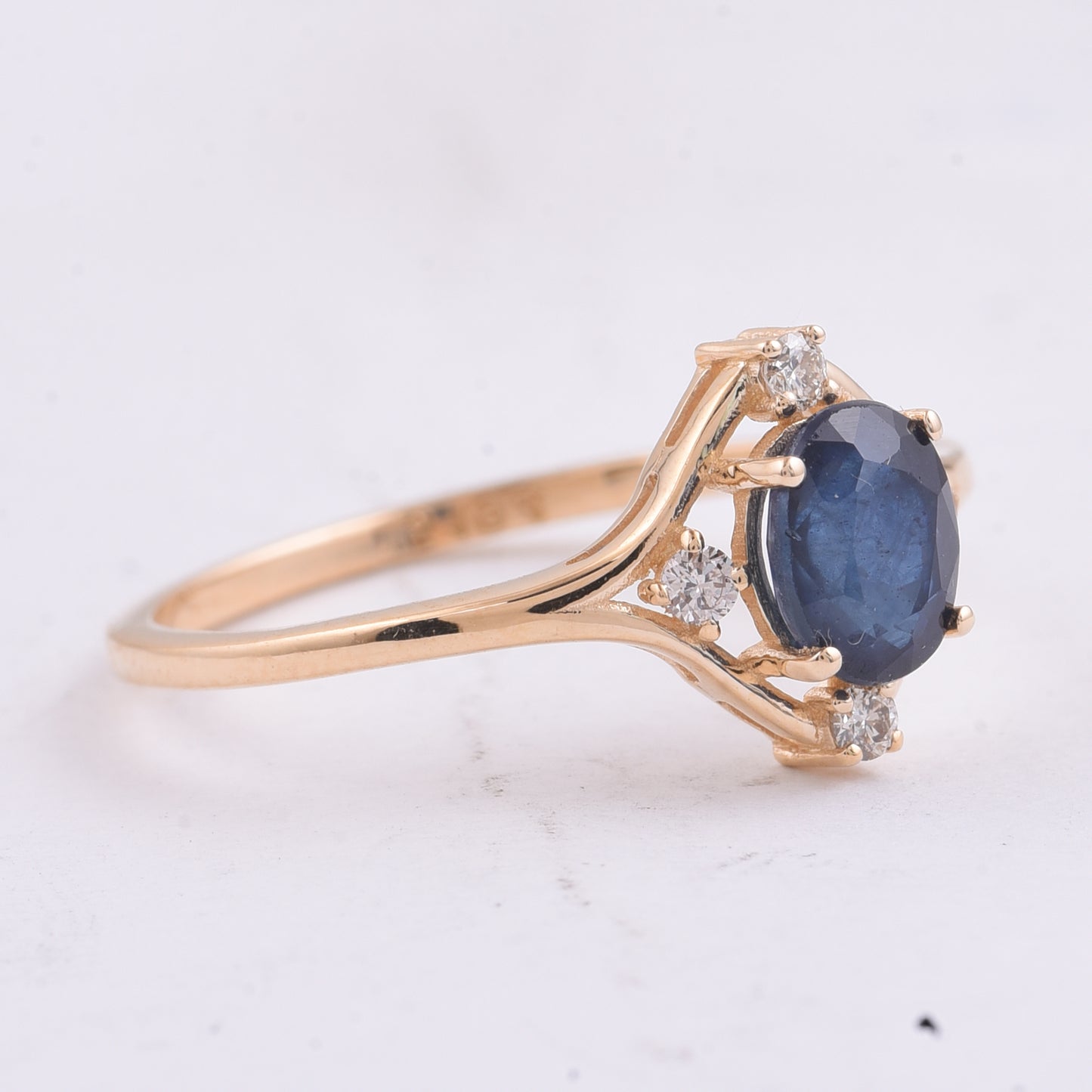 1.27 Ct Oval Natural Sapphire 14K Gold Ring