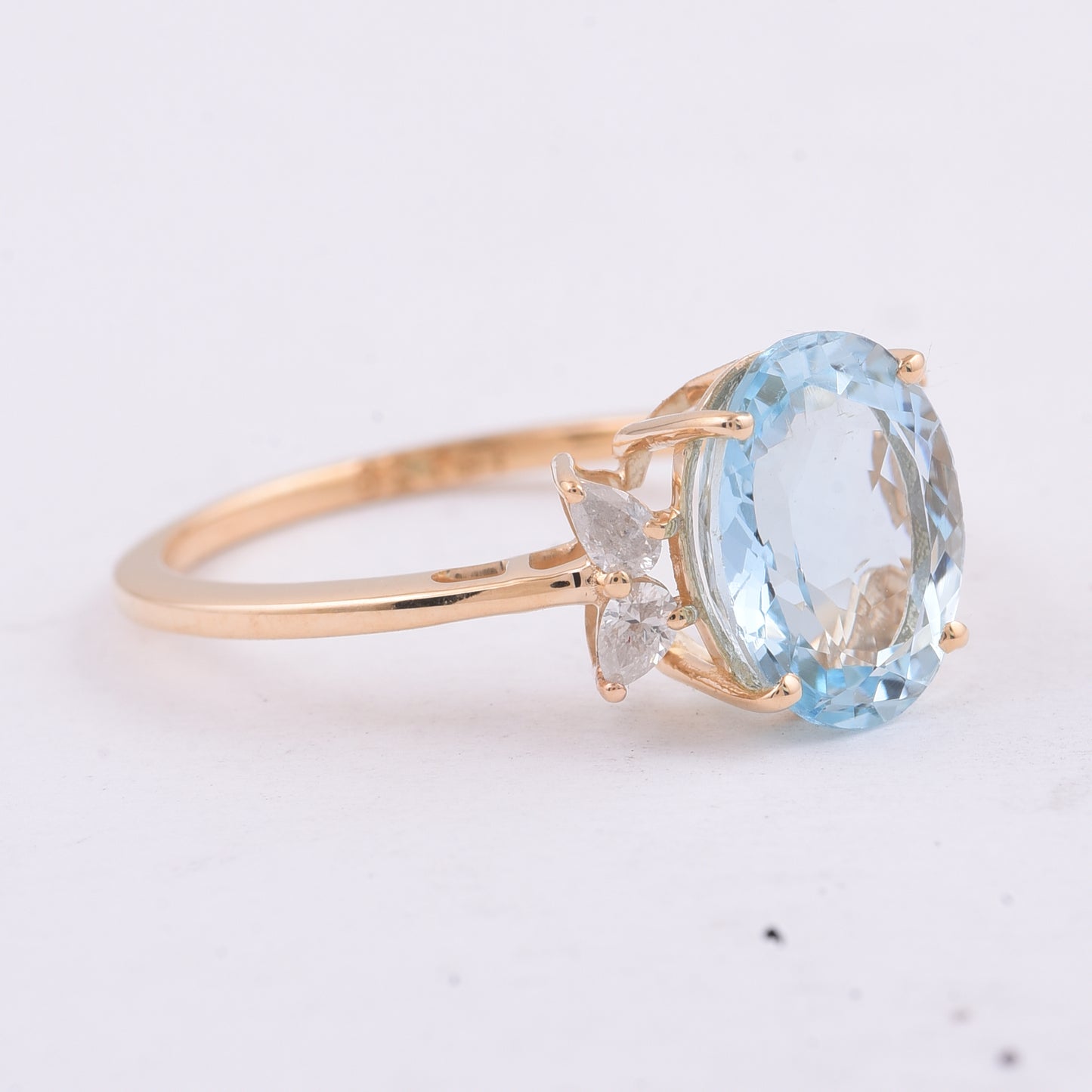 2.44 Ct Oval Natural Aquamarine 14K Gold Ring
