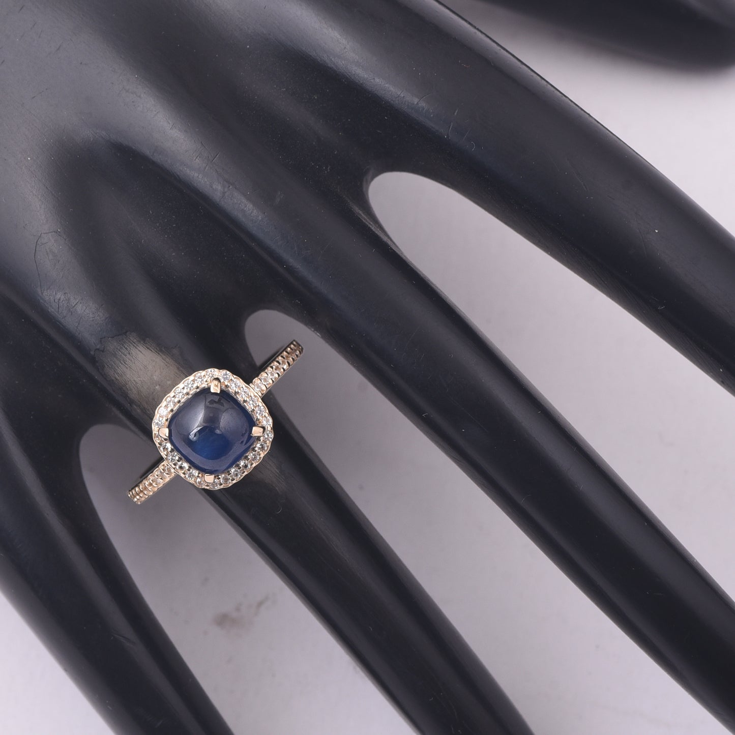 2.82 Ct Cushion Sapphire 9K Gold Ring