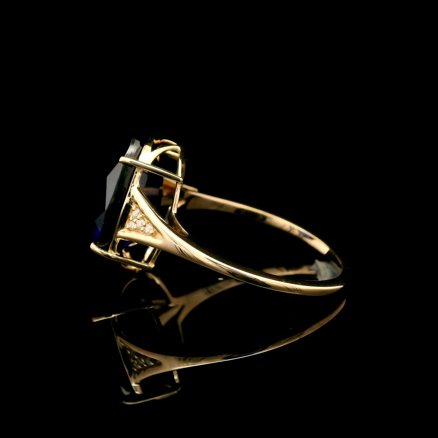 6.66 Ct Oval Mixed Cut Lab Grown Sapphire 14K Gold Ring