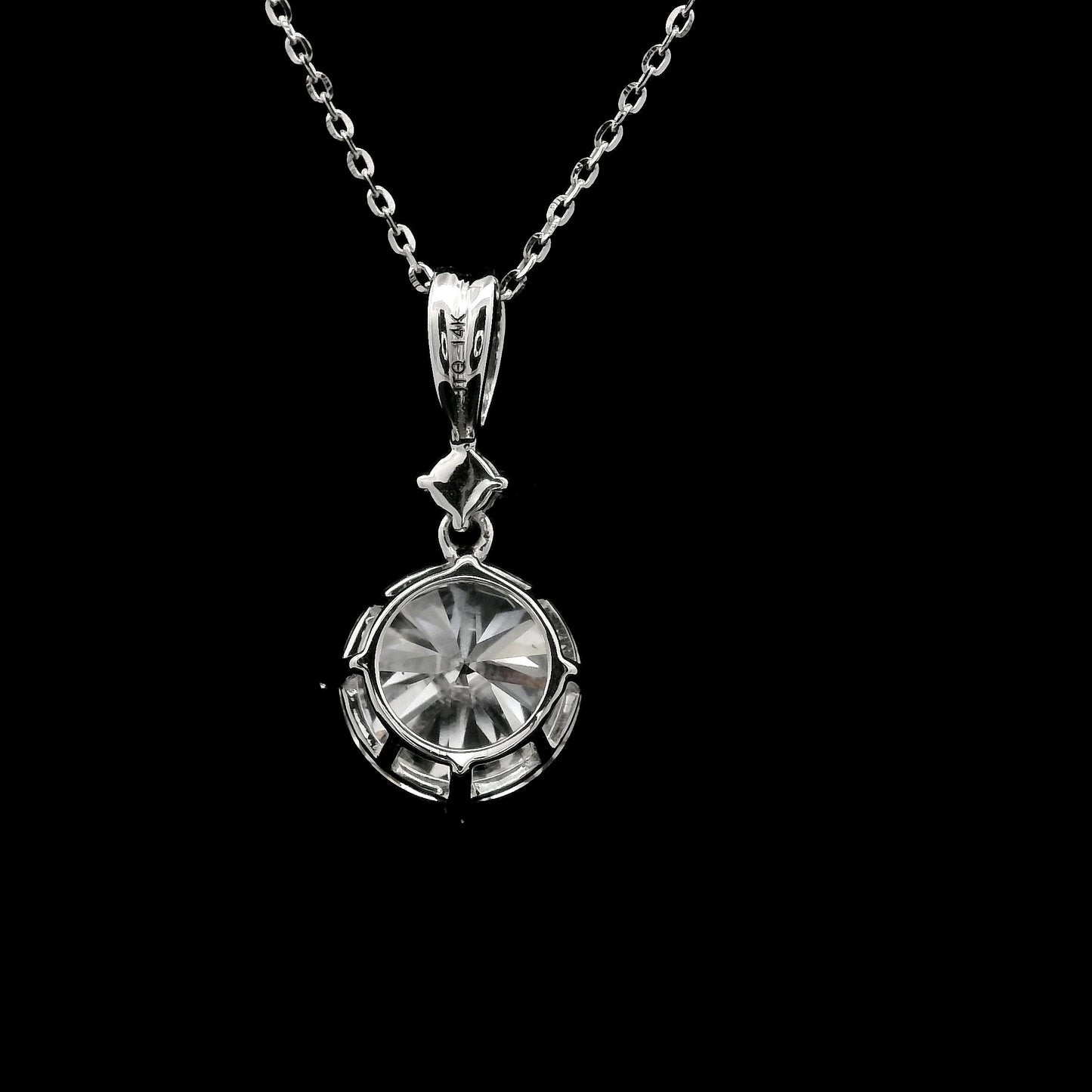 2.74 Carats Lab Grown Diamond 14K Gold Pendant