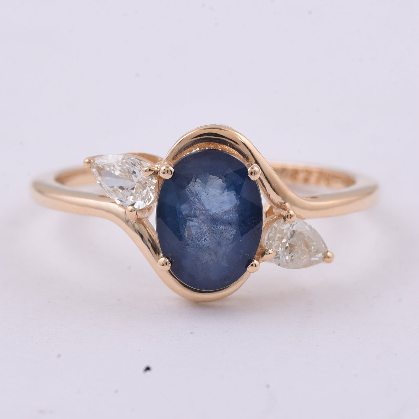 1.68 Ct Oval Natural Sapphire 14K Gold Ring