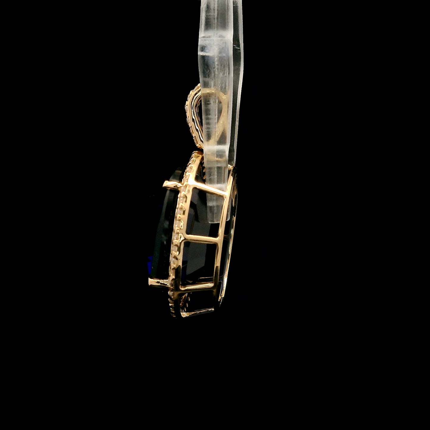 8.48 Ct Oval Mixed Cut Lab Grown Sapphire 14K Gold Pendant