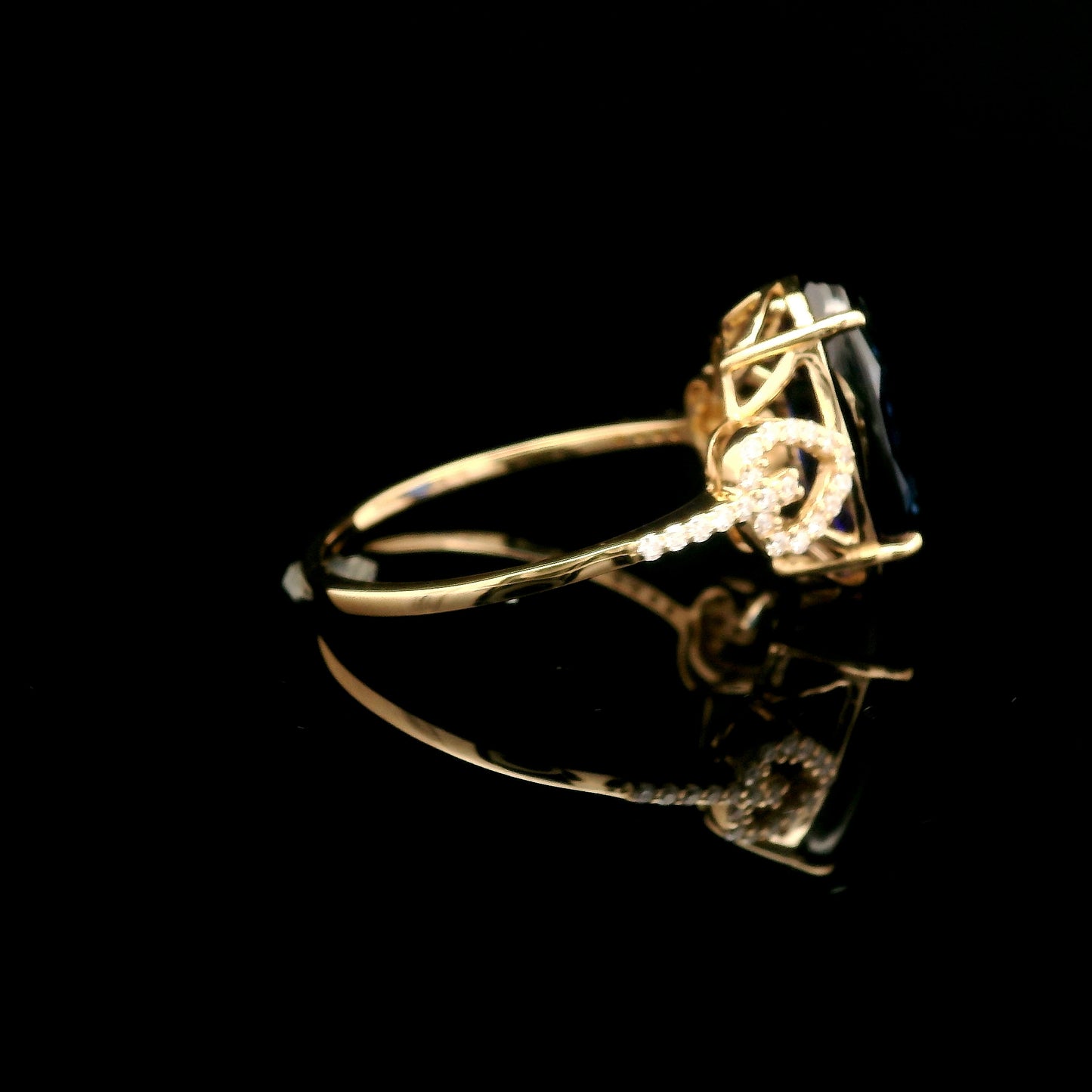 5.30 Ct Oval Mixed Cut Lab Grown Sapphire 14K Gold Ring