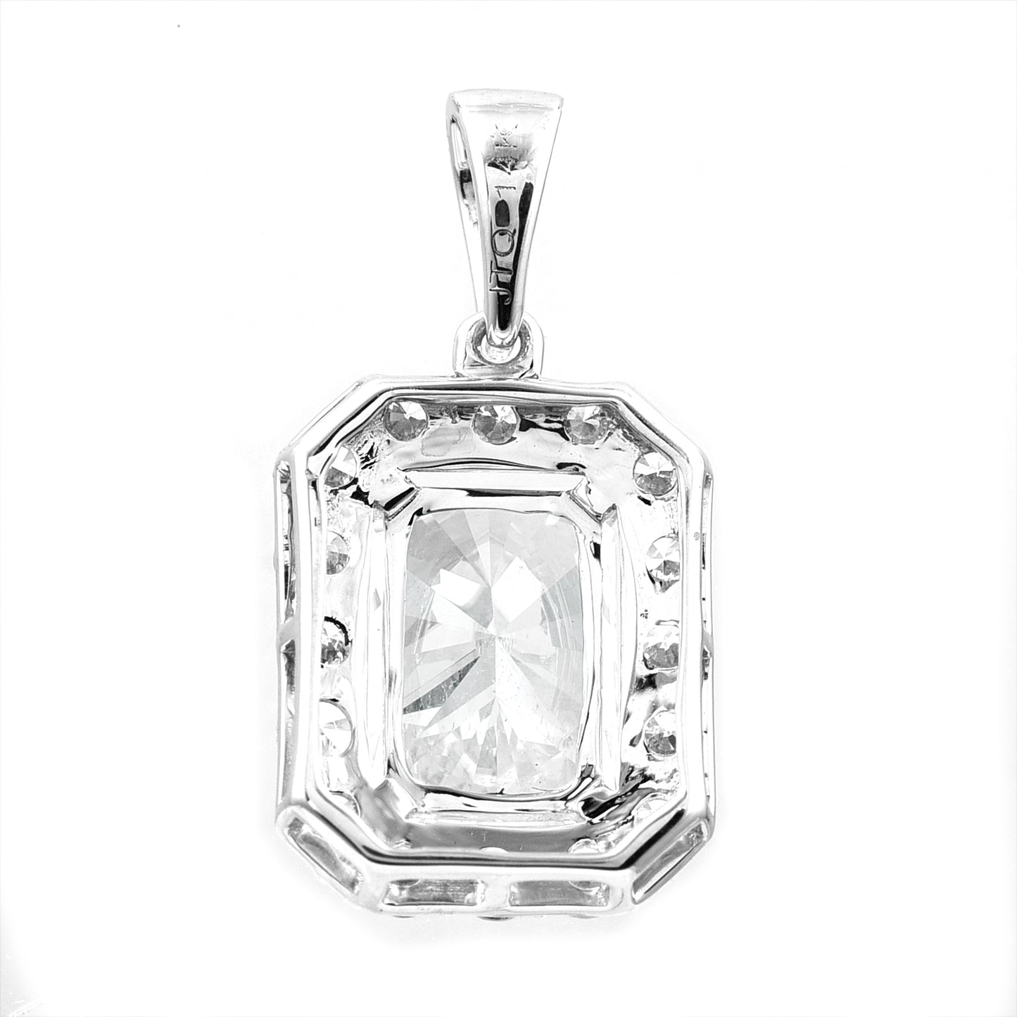 2.47 Carats Lab Grown Diamond 14K Gold Pendant