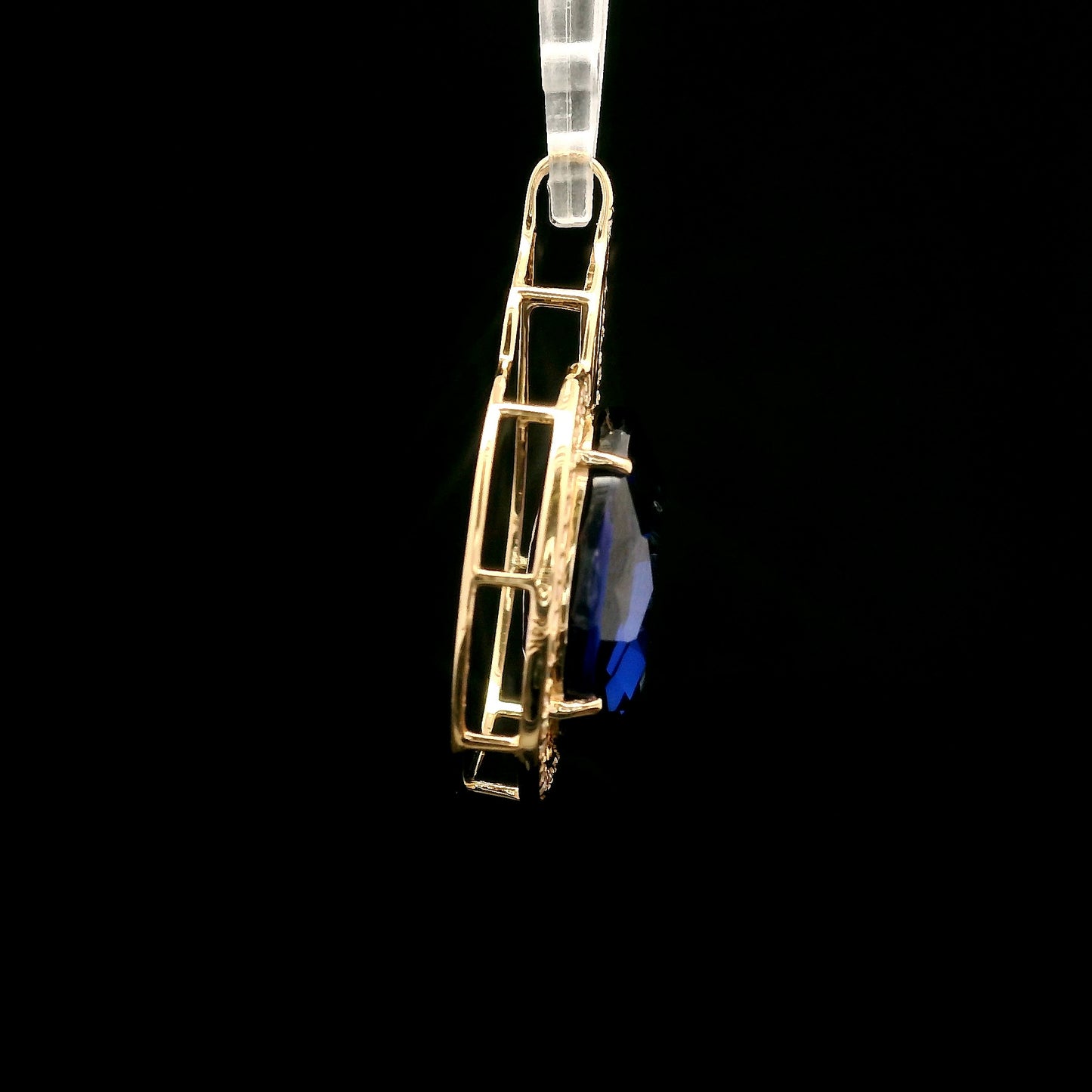 8.94 Ct Oval Mixed Cut Lab Grown Sapphire 14K Gold Pendant
