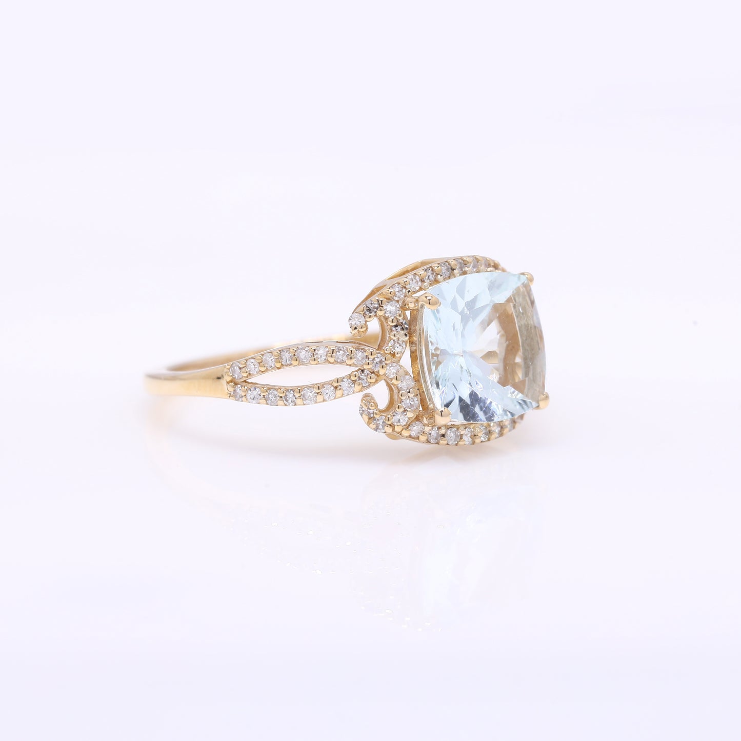1.86 Ct Cushion Mixed Cut Natural Aquamarine 14K Gold Ring