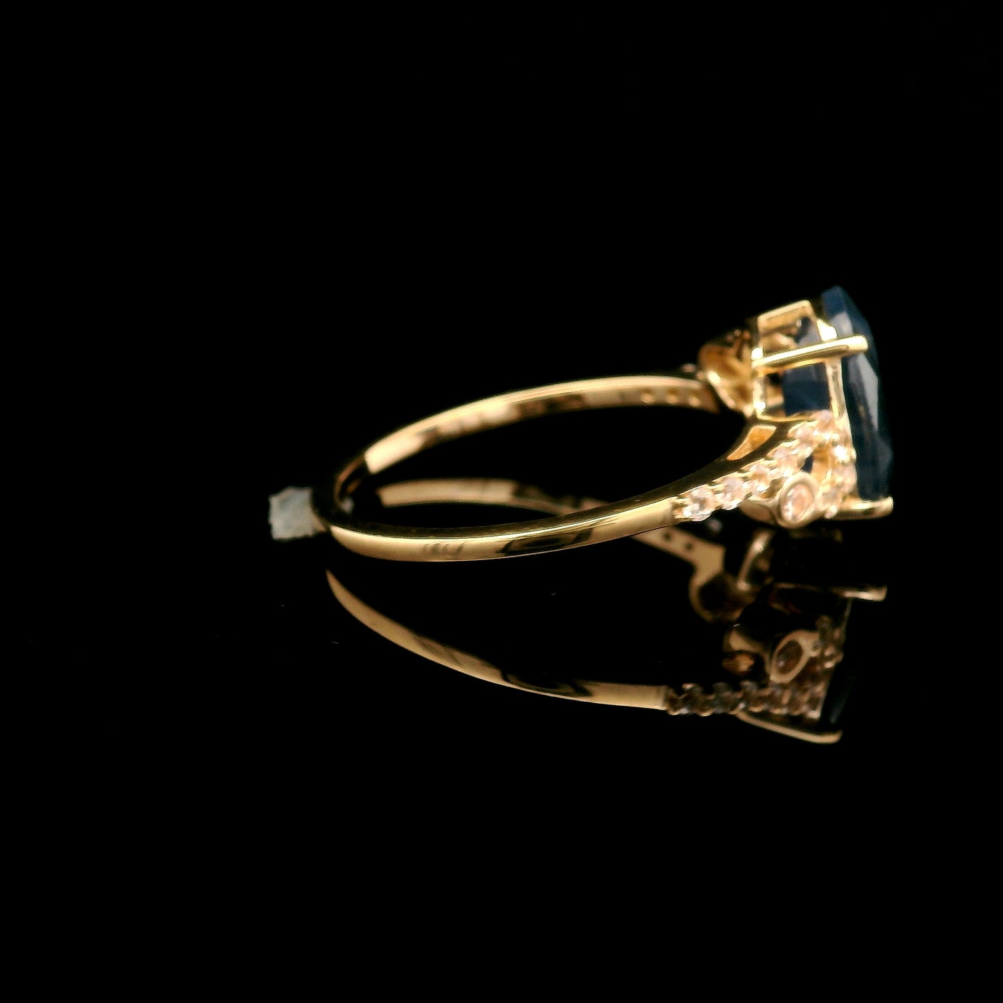 2.73 Ct Oval Mixed Cut Natural Corundum Sapphire 14K Gold Ring