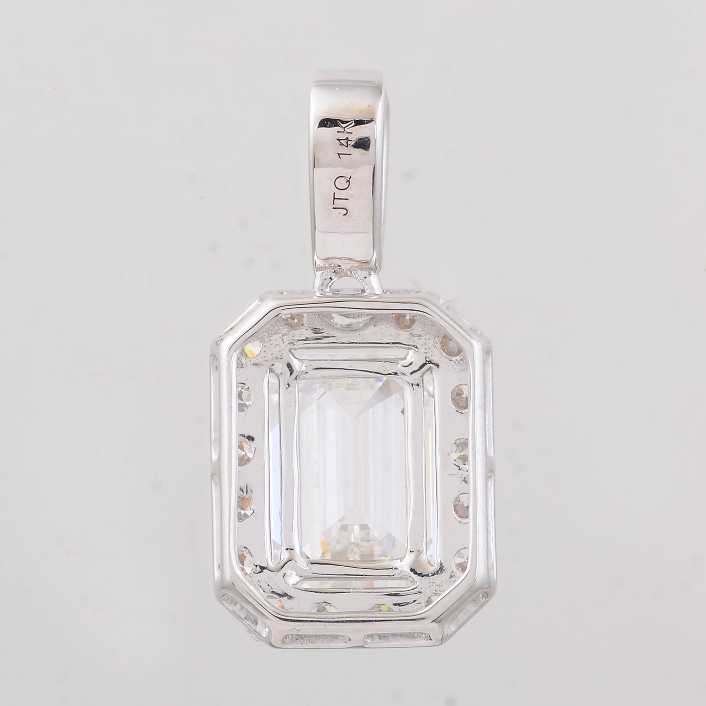 2.52 Carats Lab Grown Diamond 14K Gold Pendant