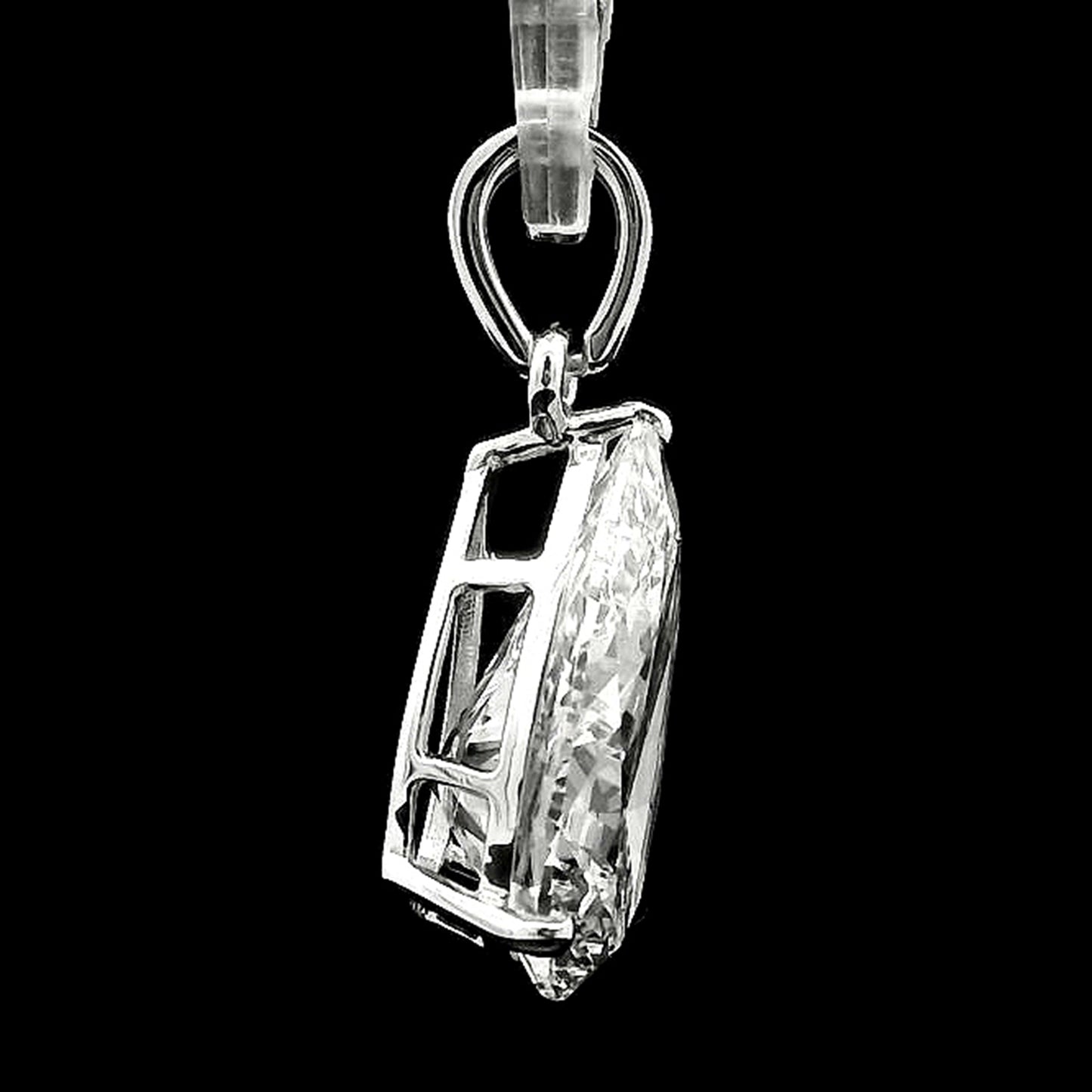 4.86 Carats Lab Grown Diamond 14K Gold Pendant