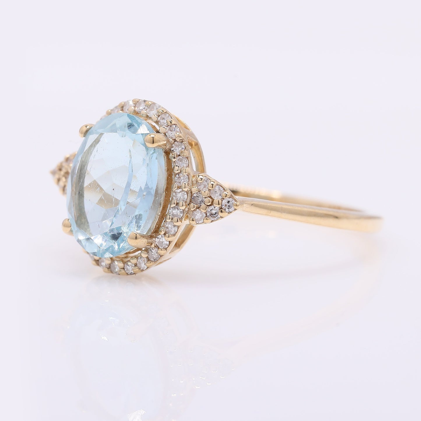 1.78 Ct Oval Mixed Cut Natural Aquamarine 14K Gold Ring