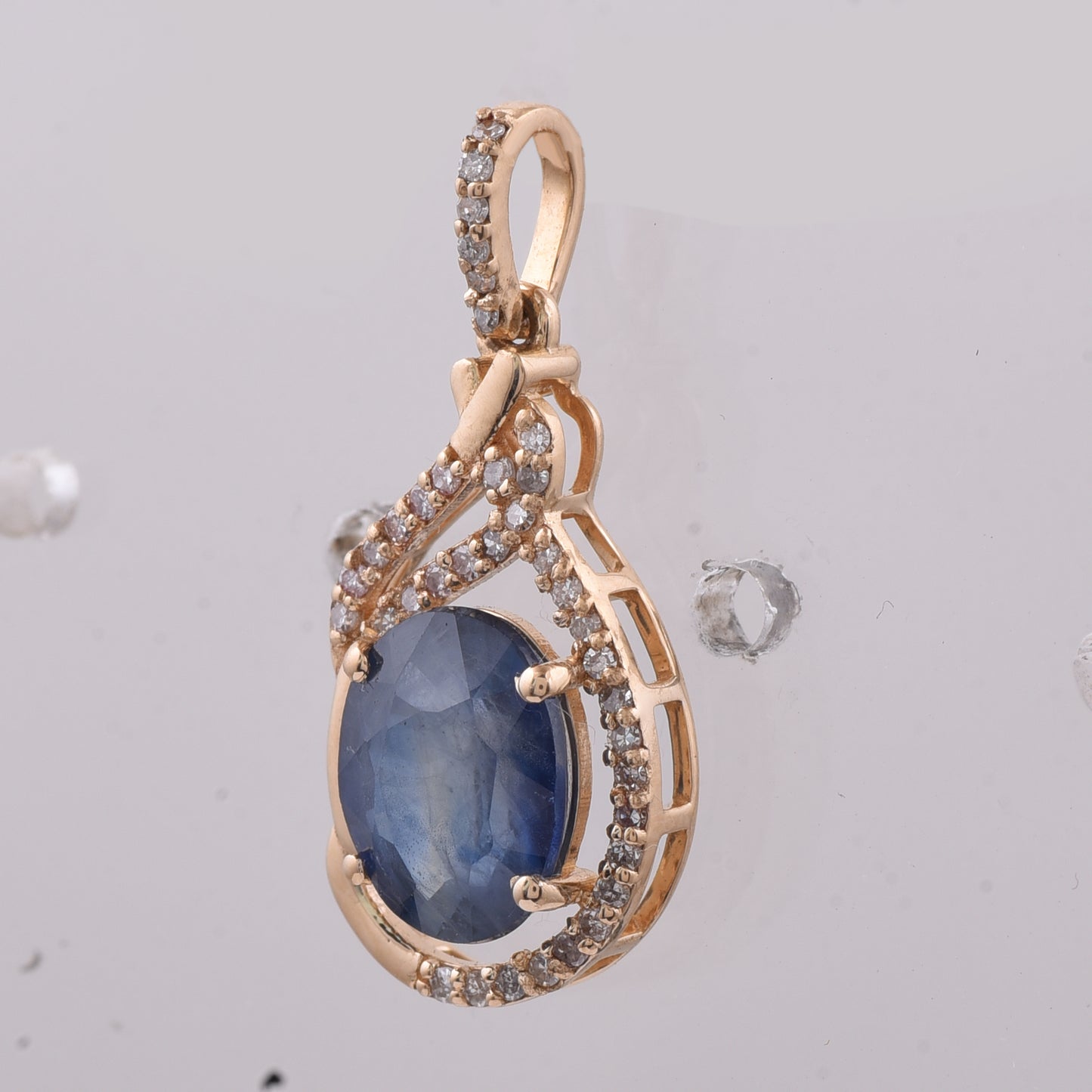 2.44 Ct Oval Natural Sapphire 14K Gold Pendant