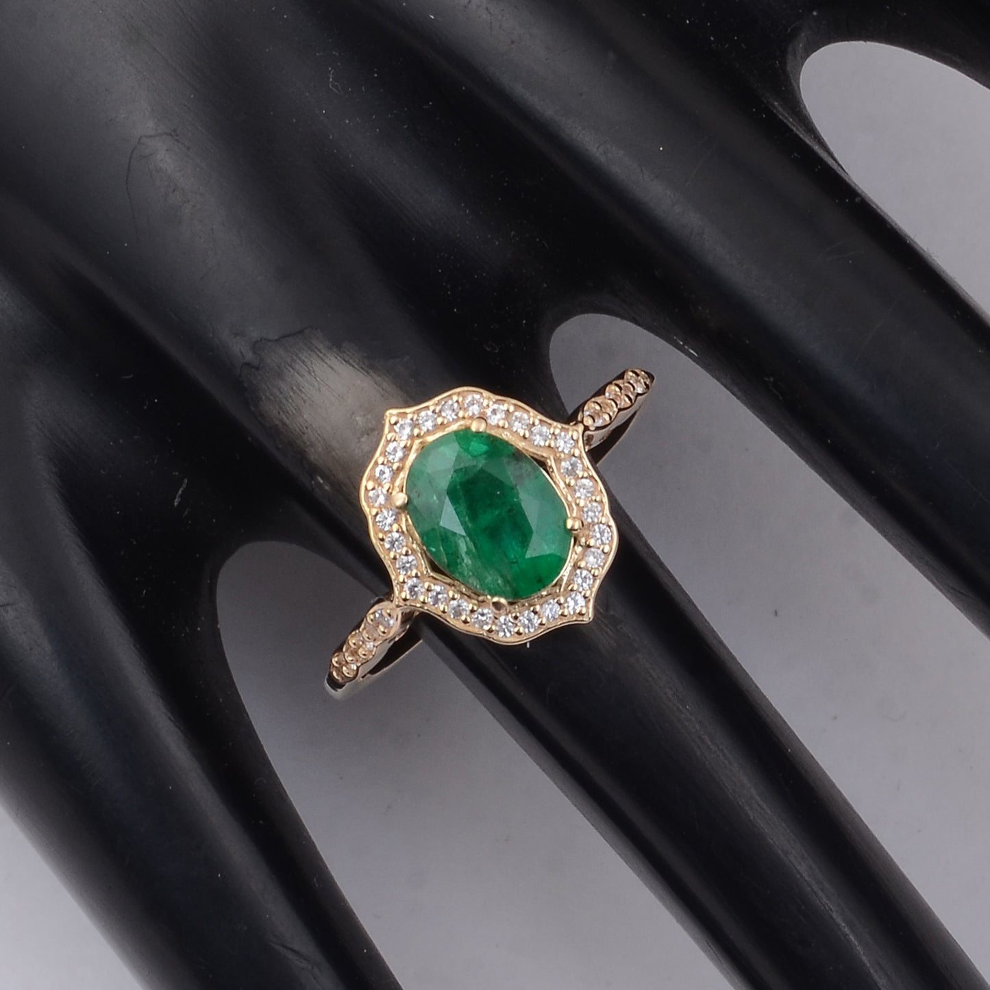 1.29 Ct Oval Emerald 9K Gold Ring