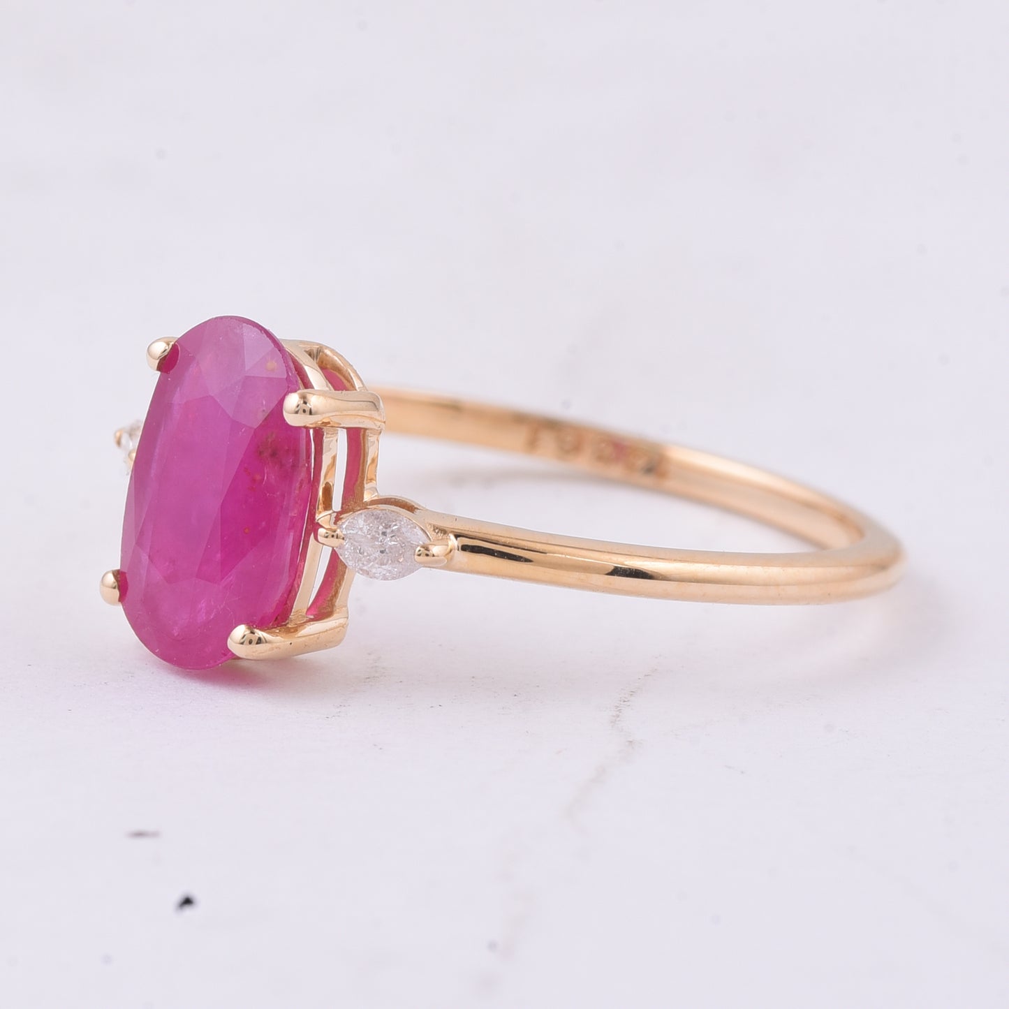 1.83 Ct Oval Natural Ruby 14K Gold Ring