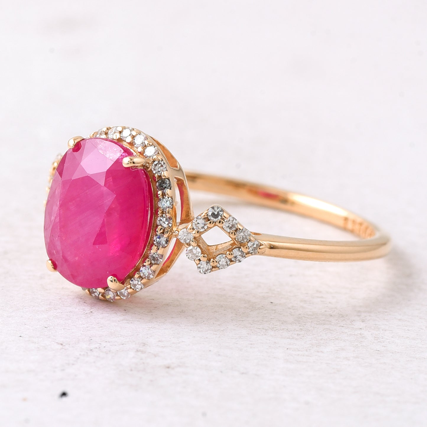 2.53 Ct Oval Mixed Cut Natural Ruby 14K Gold Ring