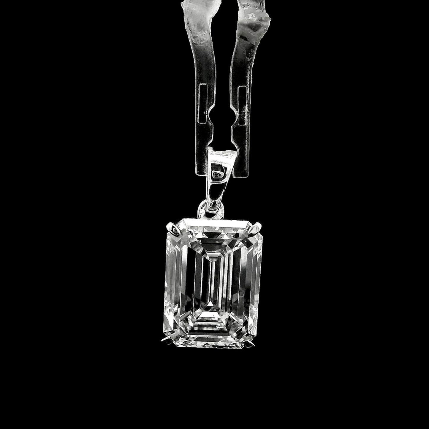 7.05 Carats Lab Grown Diamond 14K Gold Pendant