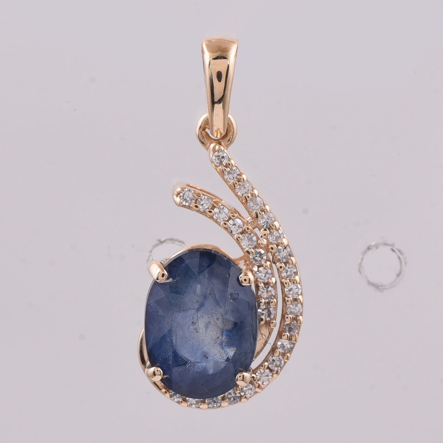 2.33 Ct Oval Natural Sapphire 14K Gold Pendant