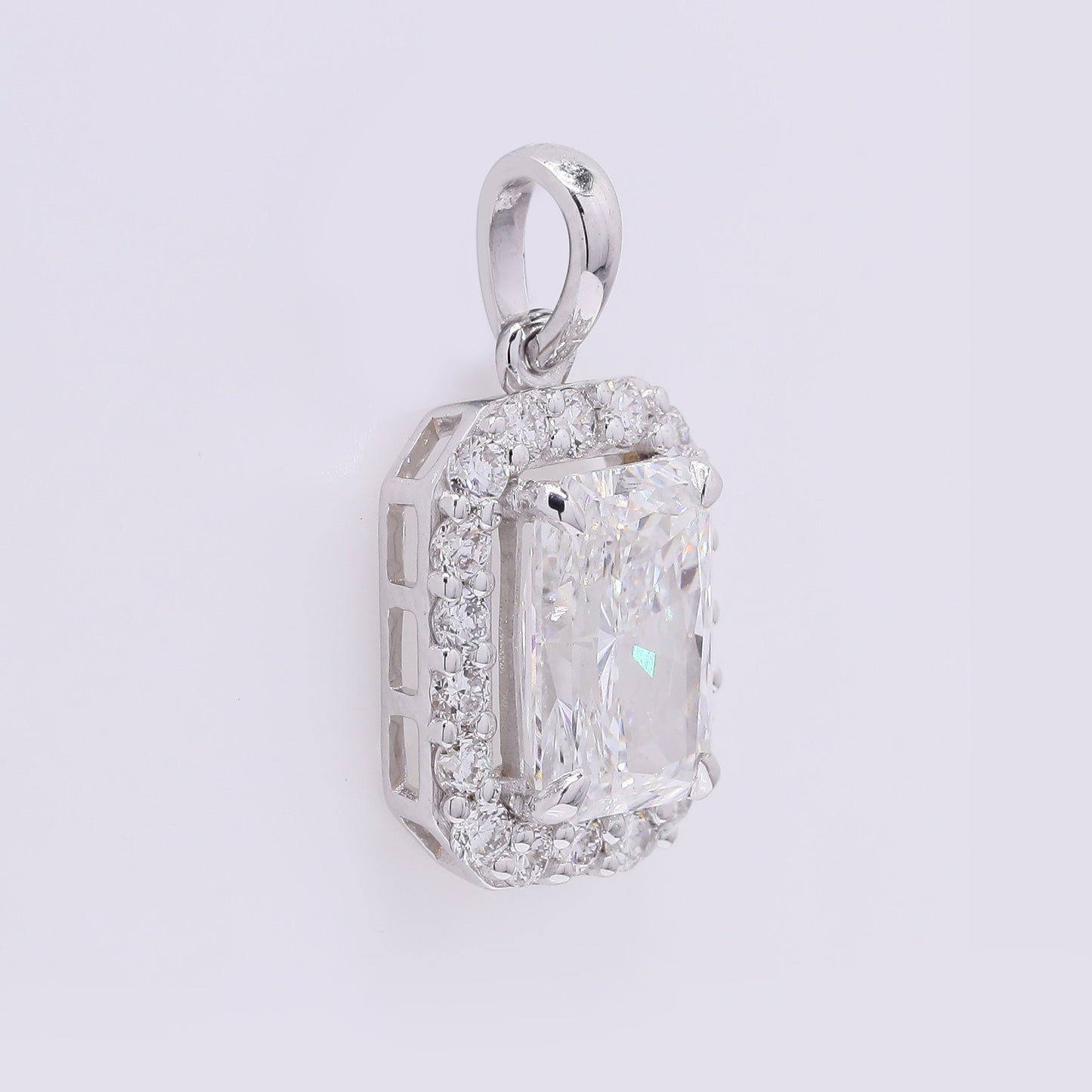2.31 Carats Lab Grown Diamond 14K Gold Pendant