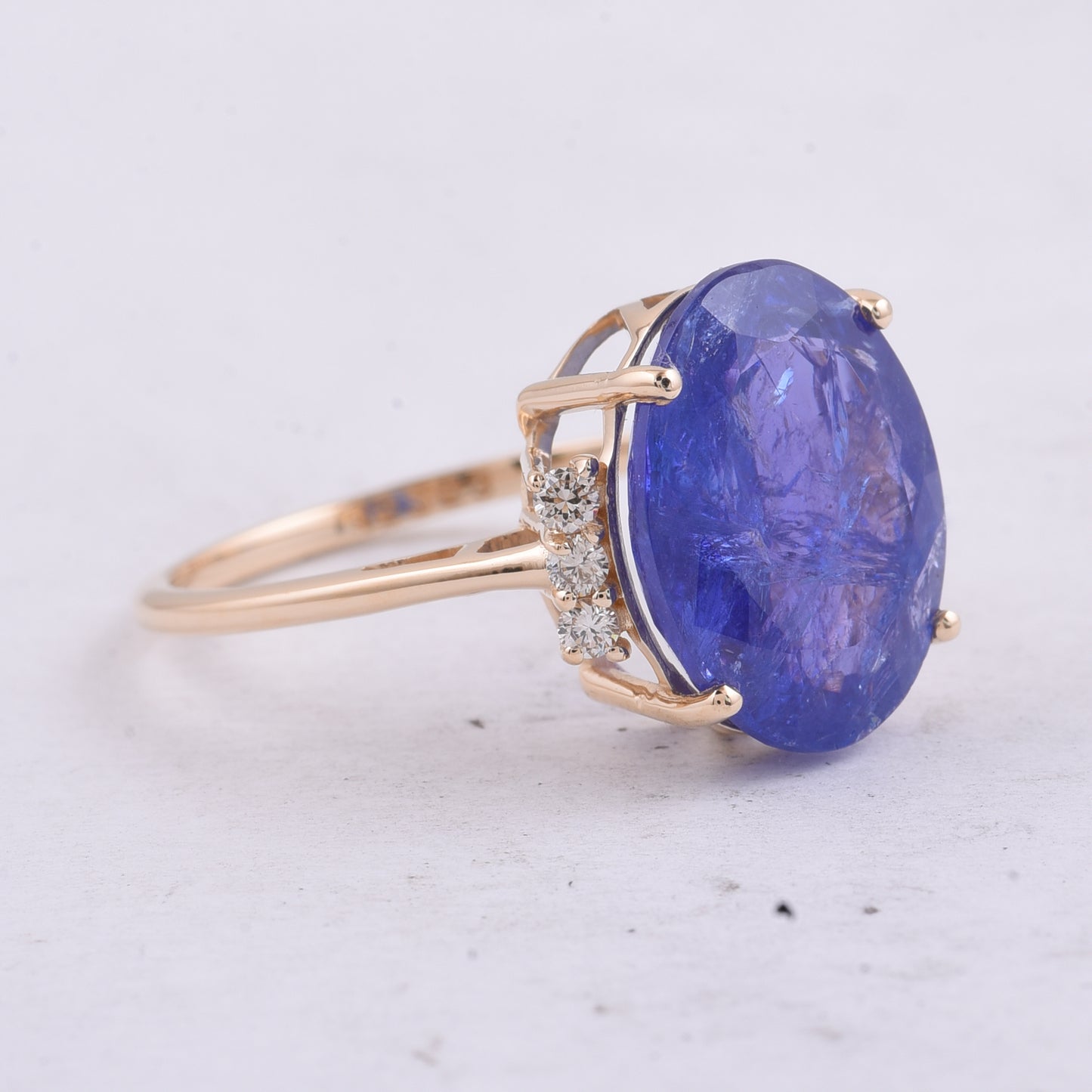 6.81 Ct Oval Natural Tanzanite 14K Gold Ring