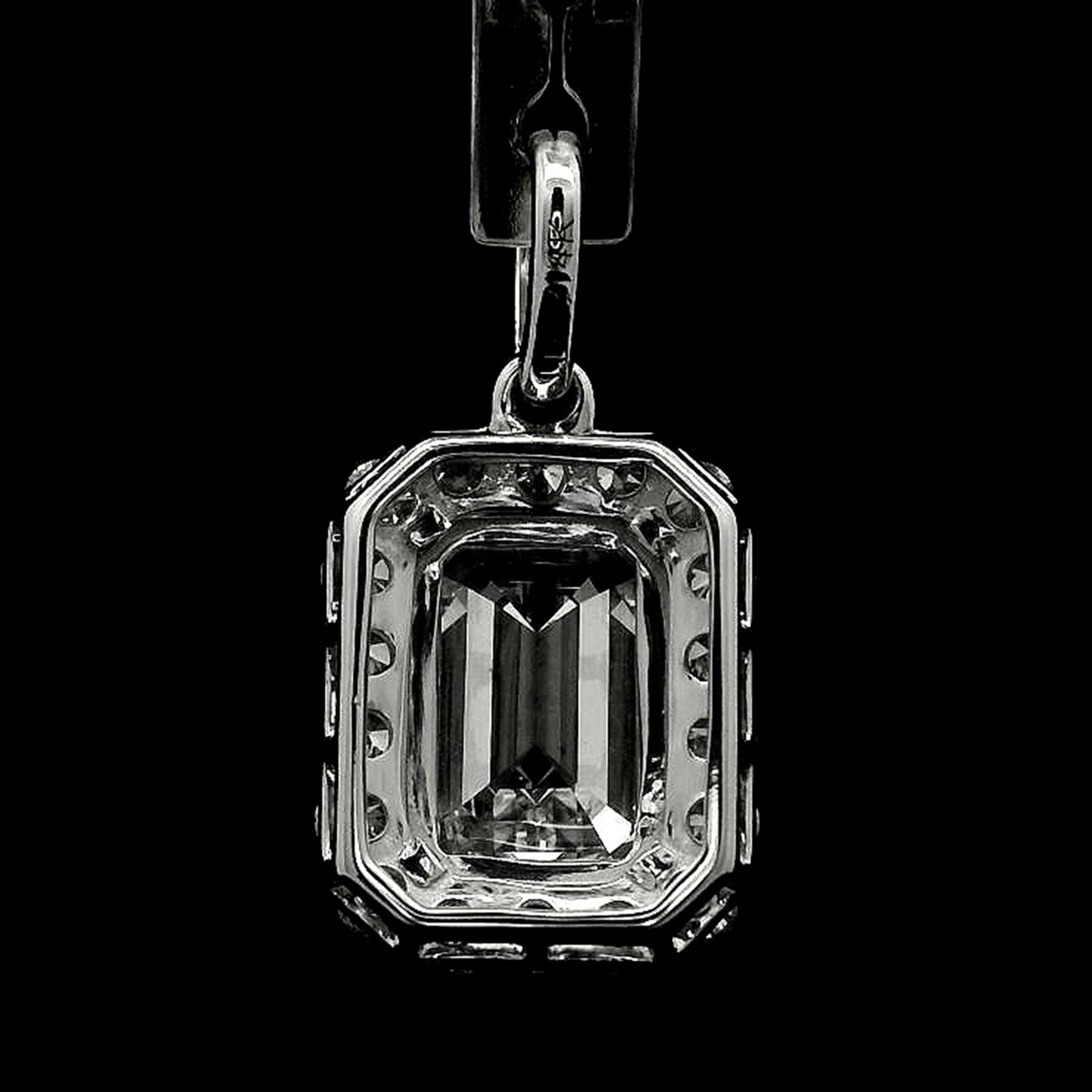 2.52 Carats Lab Grown Diamond 14K Gold Pendant