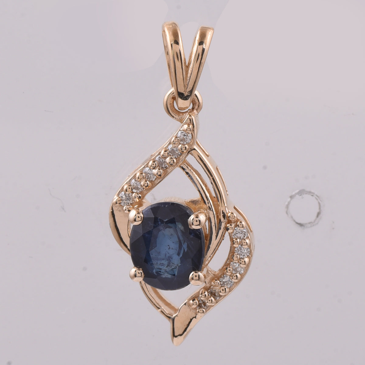 1.21 Ct Oval Natural Sapphire 14K Gold Pendant