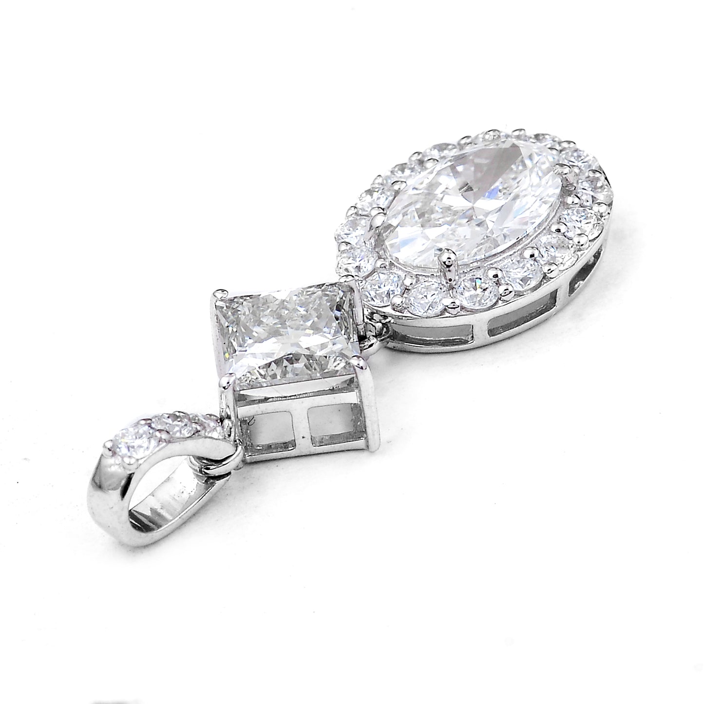 2.64 Carats Lab Grown Diamond 14K Gold Pendant
