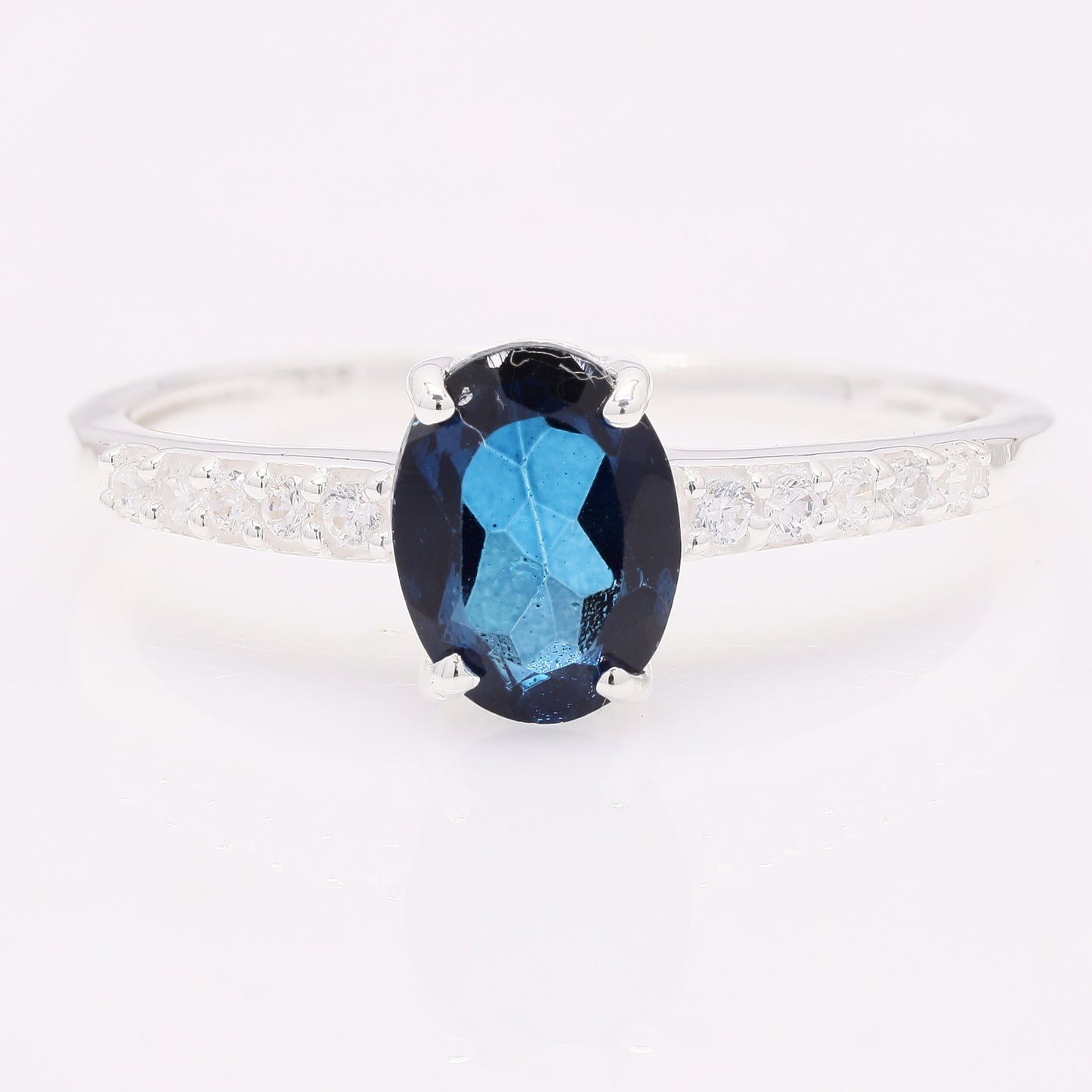 1.75 Ct Oval Lbt Color Topaz 925 Silver Ring