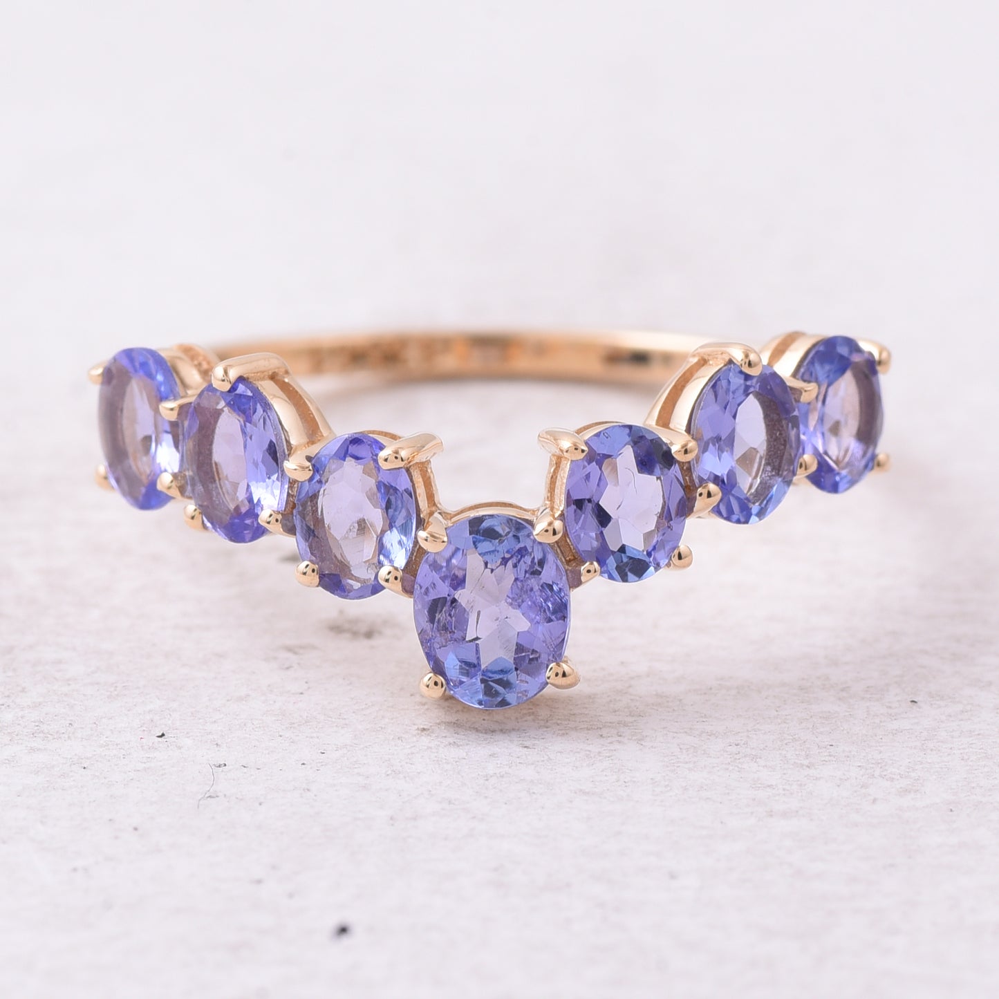 1.28 Ct Oval Natural Tanzanite 14K Gold Ring