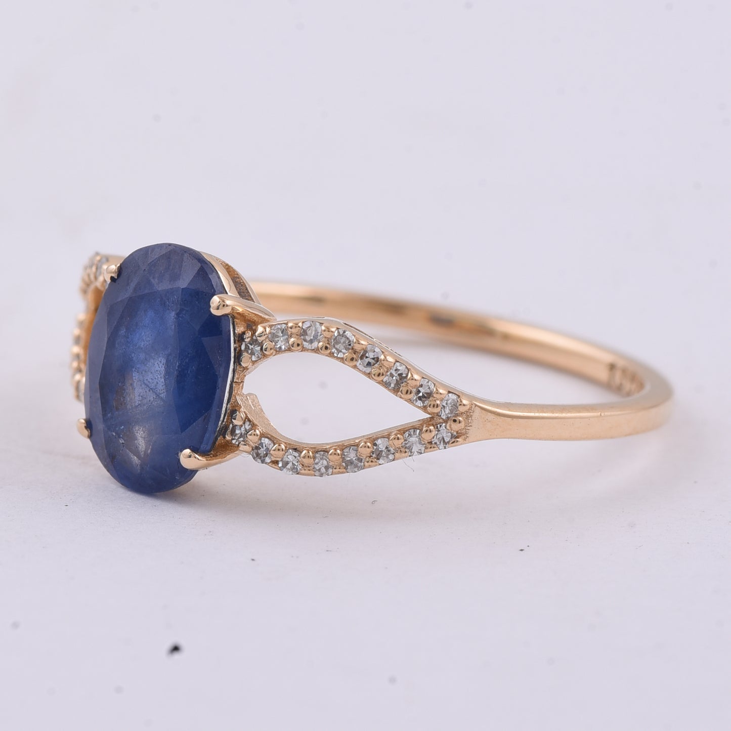 1.52 Ct Oval Natural Sapphire 14K Gold Ring