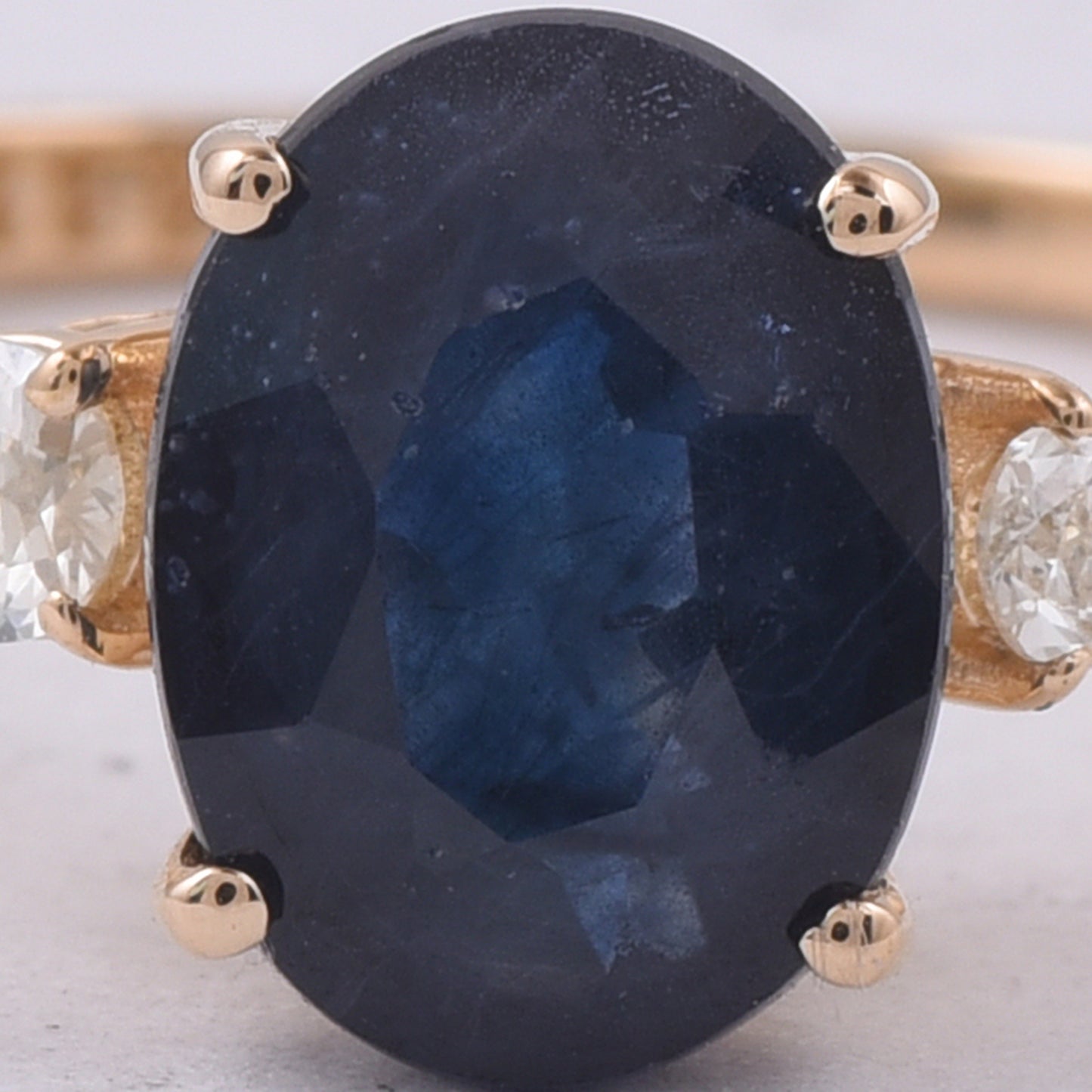 2.02 Ct Oval Natural Sapphire 14K Gold Ring