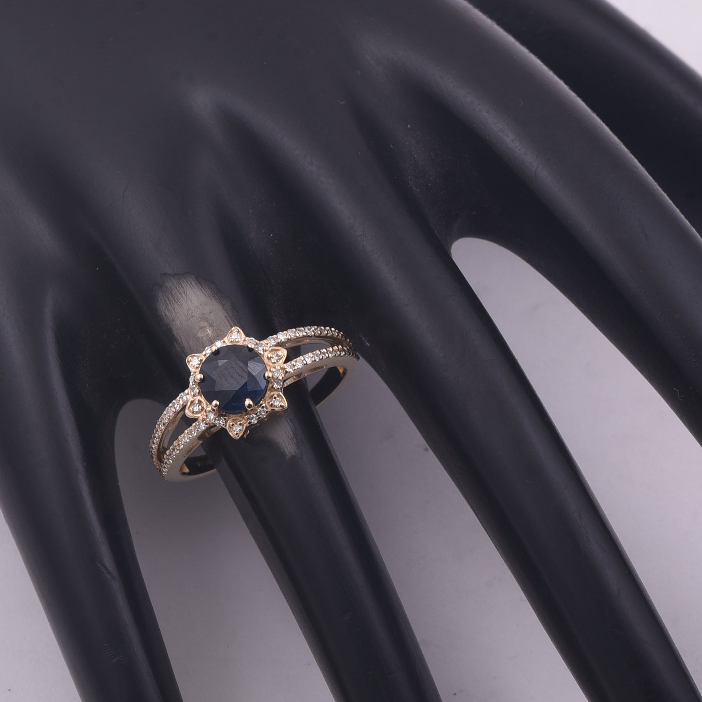 1.53 Ct Round Mixed Cut Natural Sapphire 14K Gold Ring