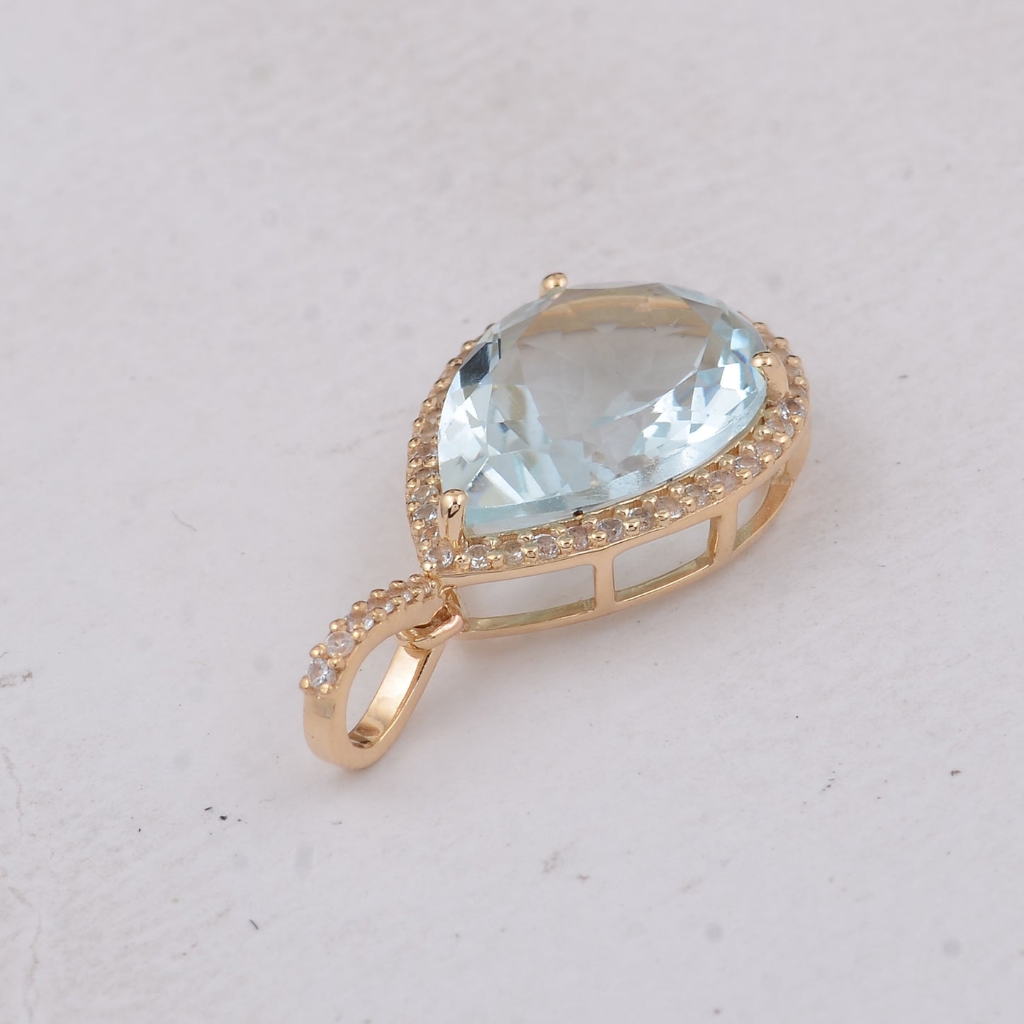 3.30 Ct Pear Aquamarine 9K Gold Pendant