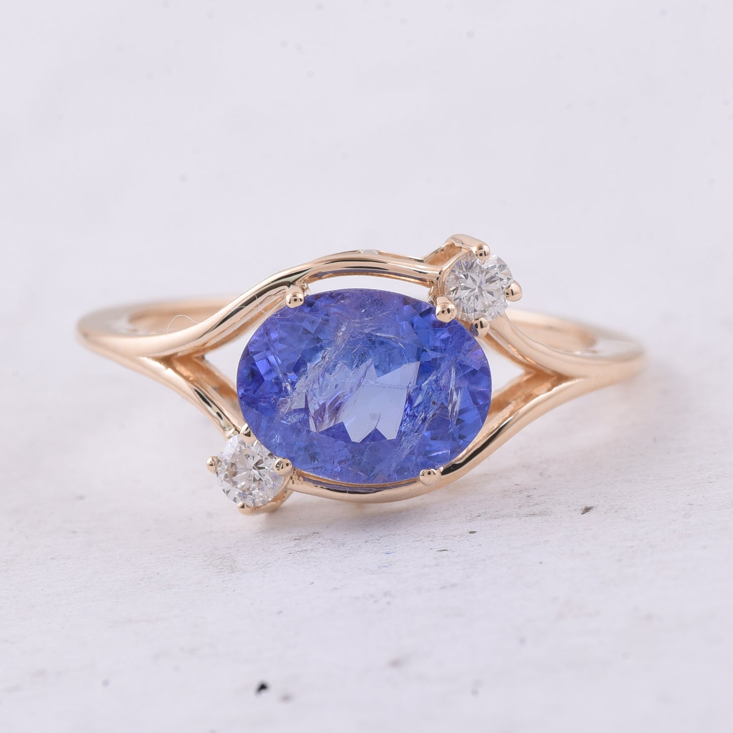 2.18 Ct Oval Natural Tanzanite 14K Gold Ring