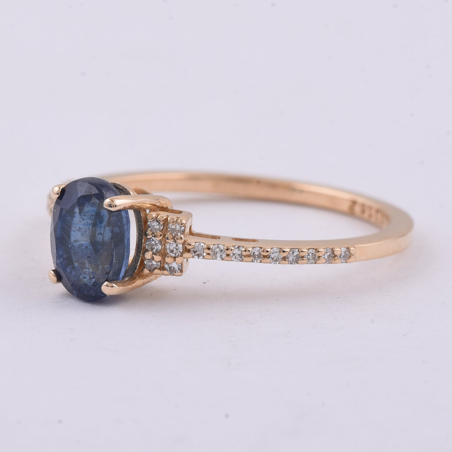 1.46 Ct Oval Natural Sapphire 14K Gold Ring