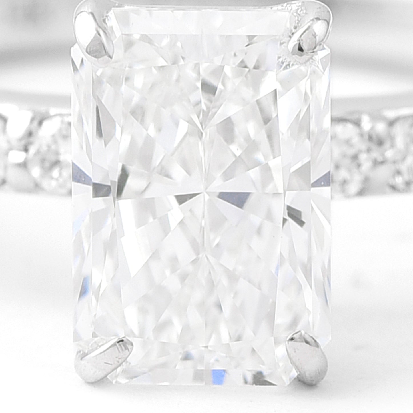 1.95 Carats Lab Grown Diamond 14K Gold Ring