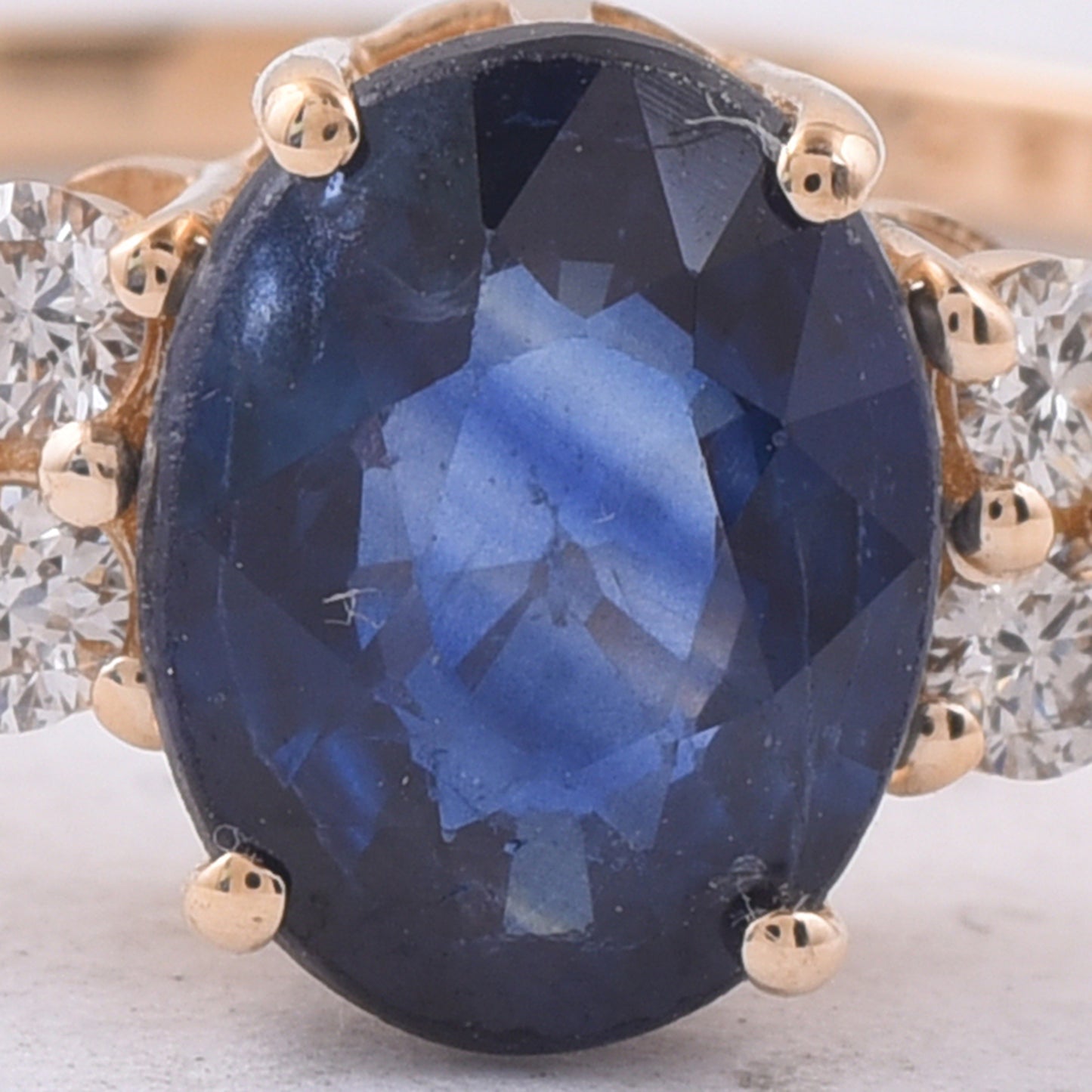 1.68 Ct Oval Natural Sapphire 14K Gold Ring