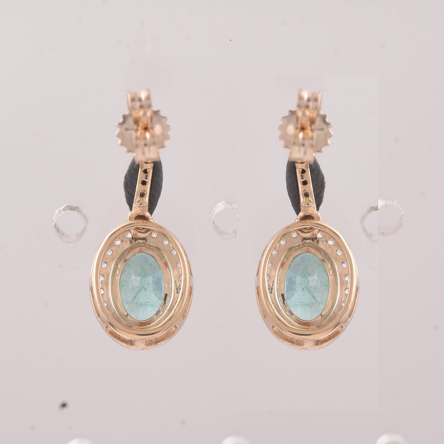 1.73 Ct Oval Emerald 9K Gold Earrings