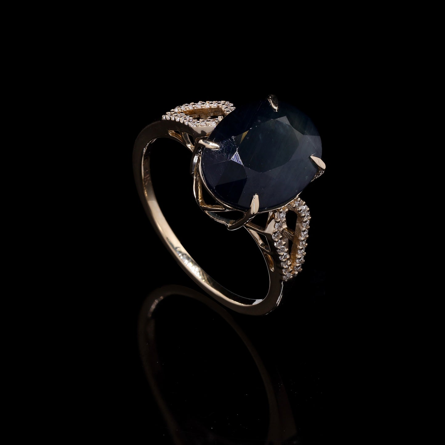 6.20 Ct Oval Mixed Cut Natural Corundum Sapphire 14K Gold Ring
