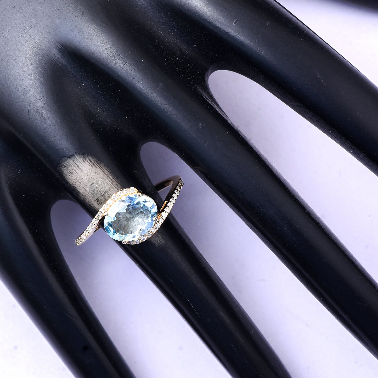 1.41 Ct Oval Mixed Cut Natural Aquamarine 14K Gold Ring