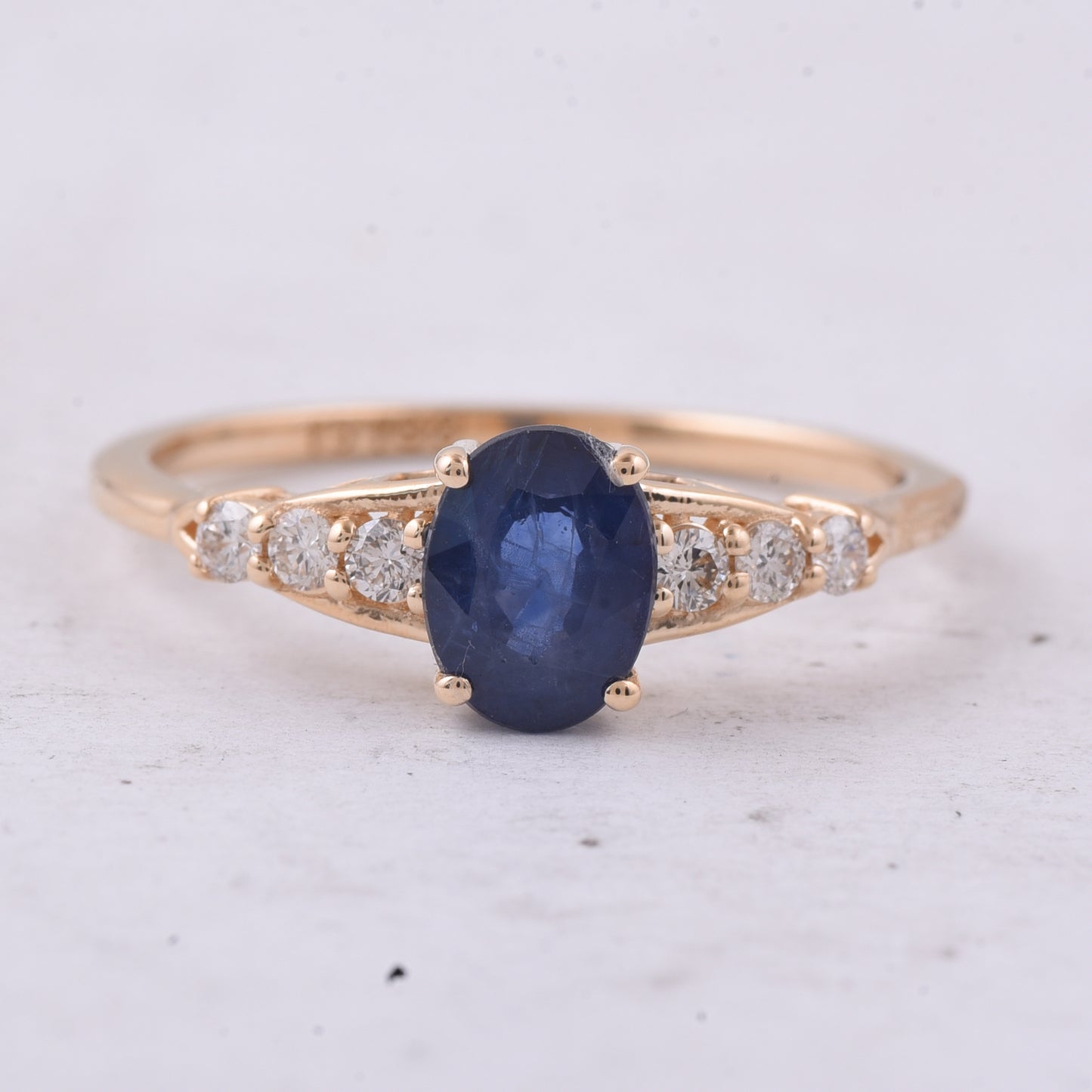 1.25 Ct Oval Natural Sapphire 14K Gold Ring
