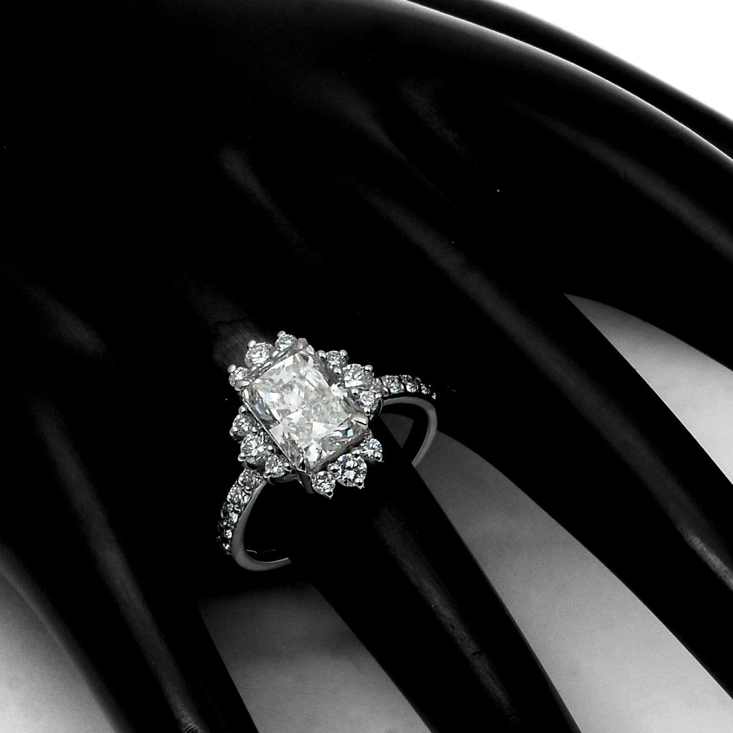 2.96 Carats Lab Grown Diamond 14K Gold Ring