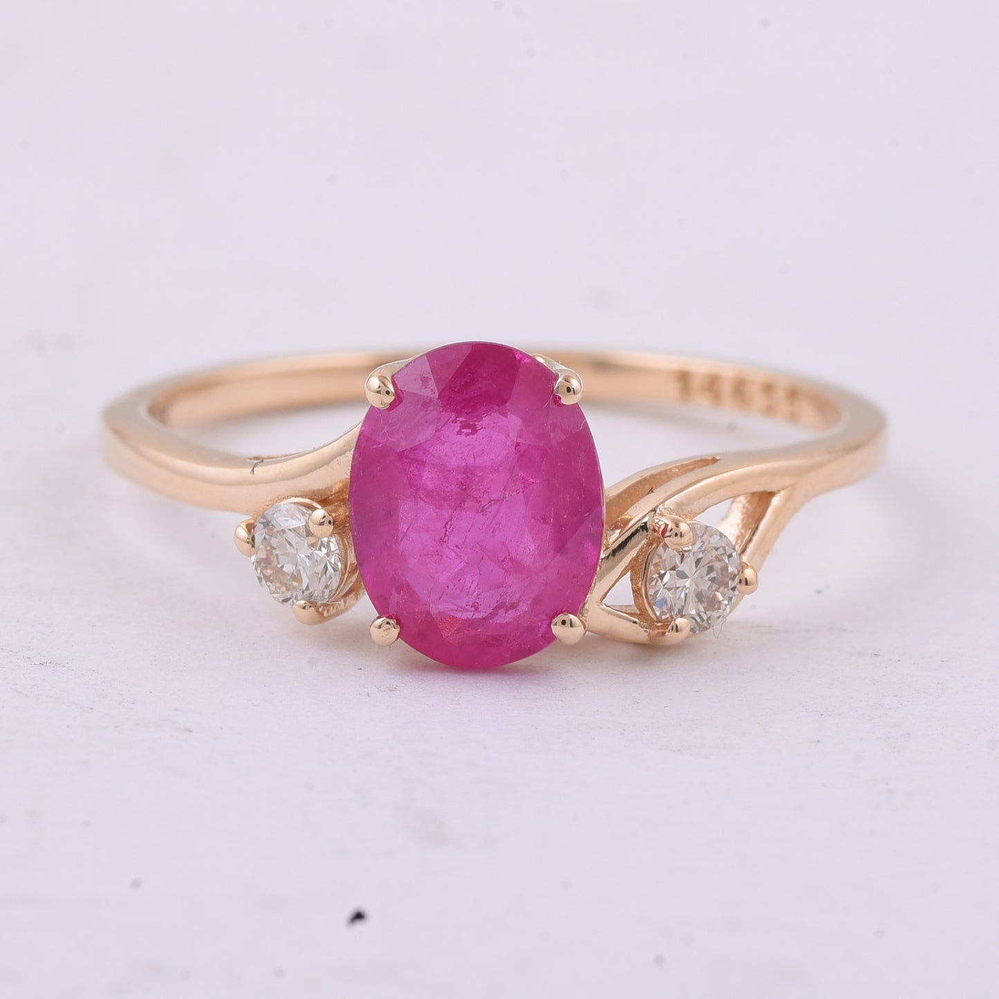 1.57 Ct Oval Natural Ruby 14K Gold Ring