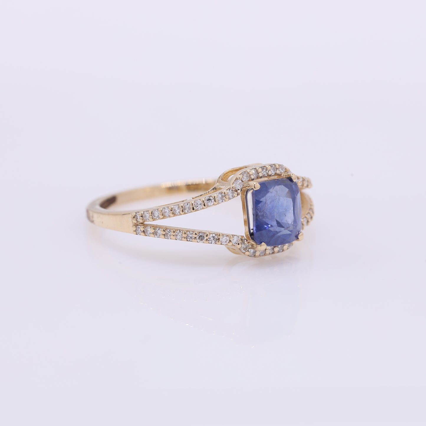1.61 Ct Cushion Mixed Cut Natural Sapphire 14K Gold Ring