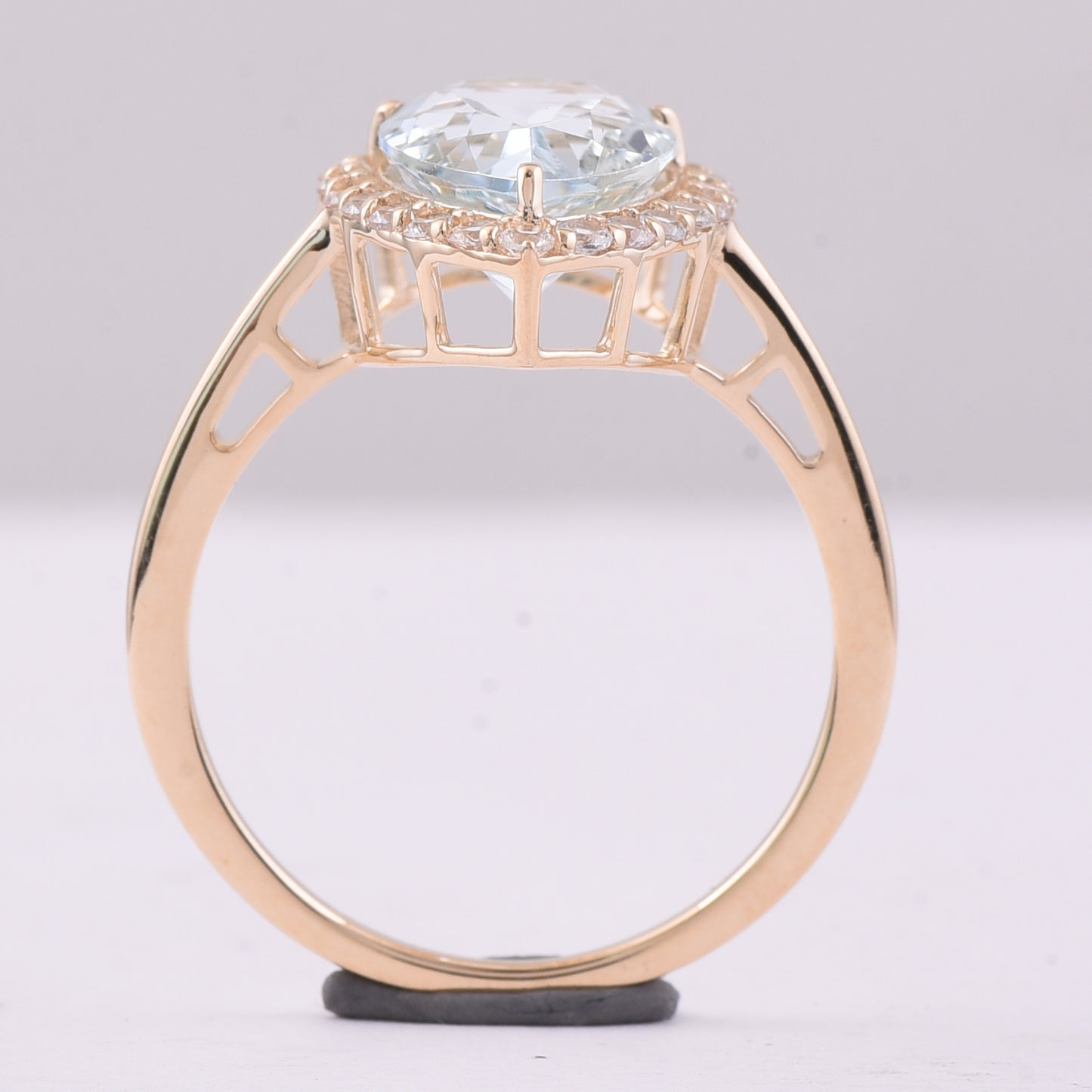 3.15 Ct Pear Aquamarine 9K Gold Ring
